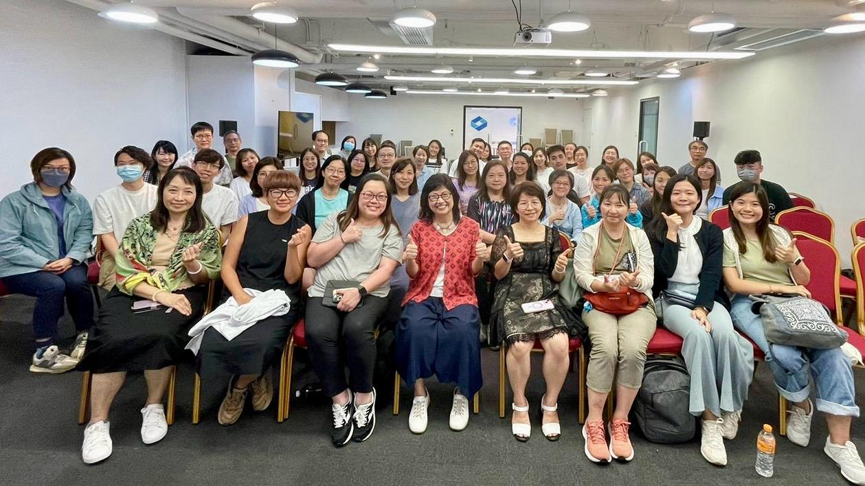 由潘偉儀女士（Ms Esther Poon) 主講的 AEDP治療依附創傷 工作坊 於上星期六順利完成，感謝Esther的專業知識及個案分享