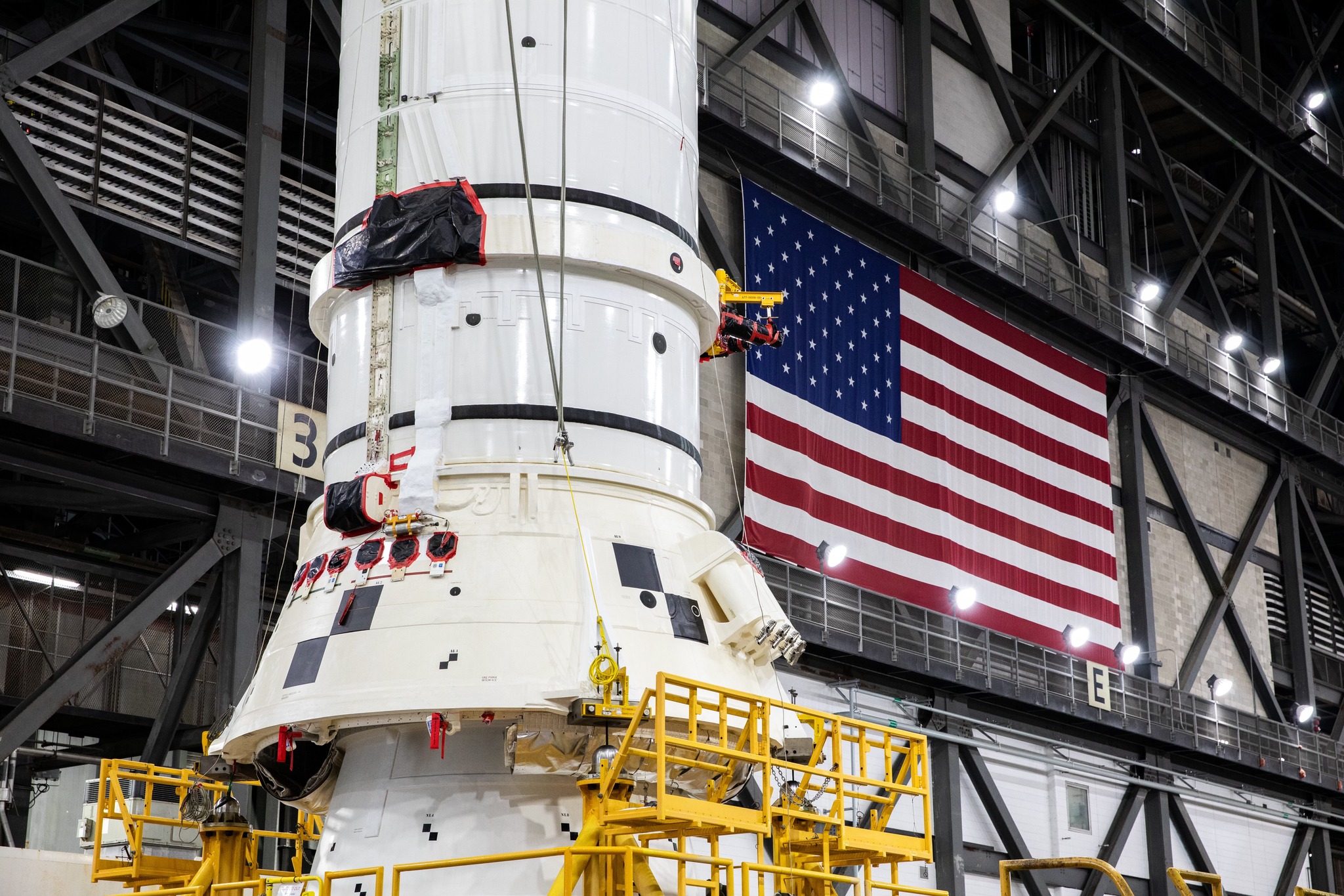 Spaceth.co - NASA เตรียมทำการ Stack จรวด SLS สำหรับภารกิจ... | Facebook