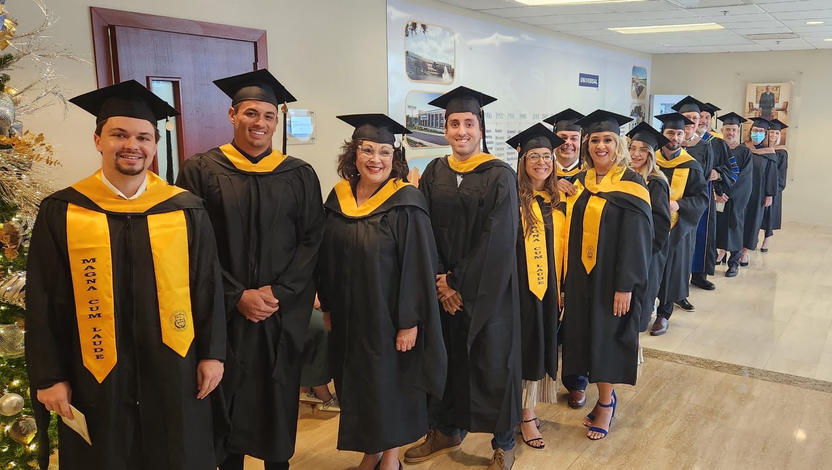 Felicitamos a la Clase 2023 de la... - Universidad Universal | Facebook