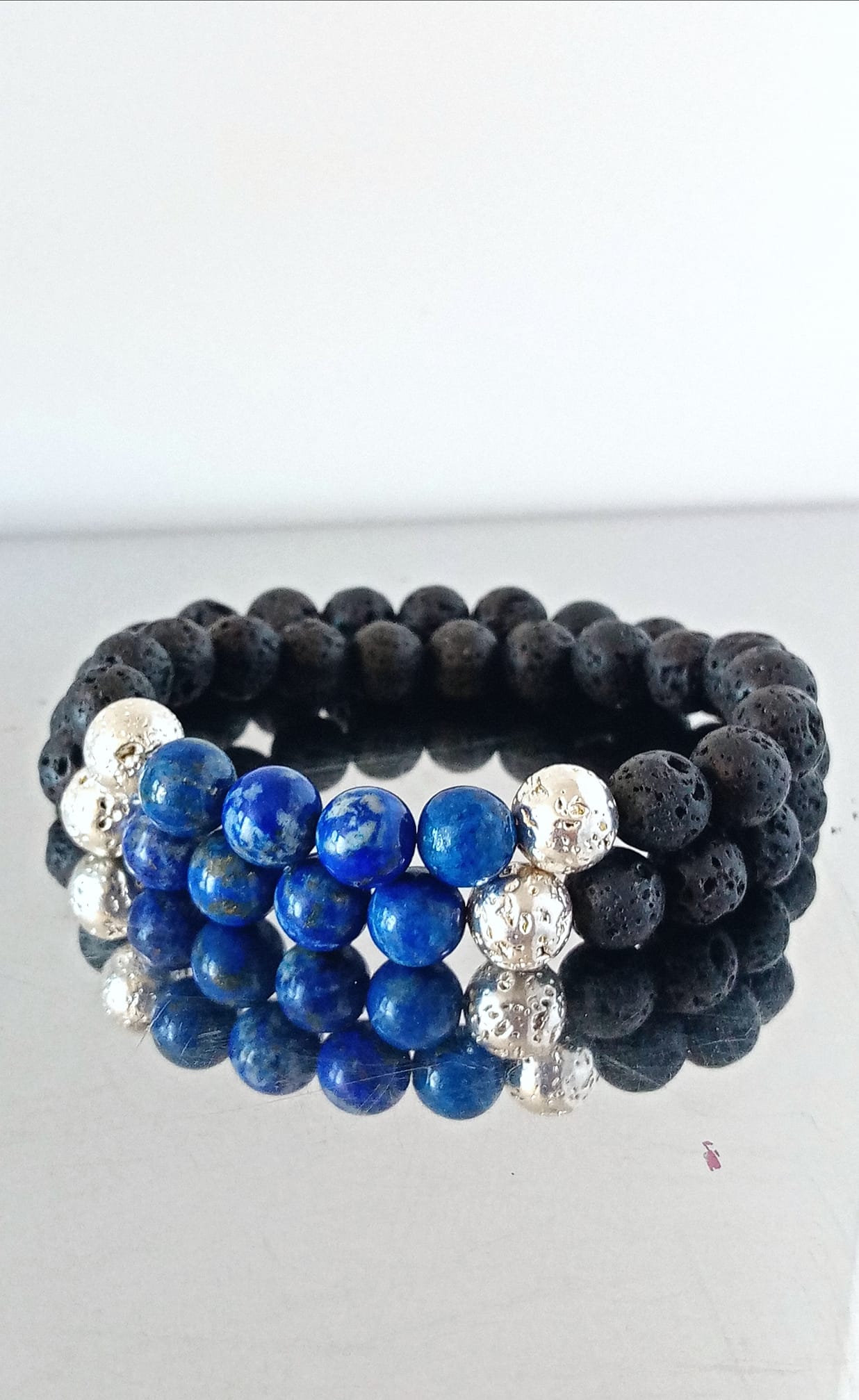 Pulsera De Cuentas Negras Esmeriladas - Piedra Volcánica, 8mm, Diseño Con Mancuernas, Unisex