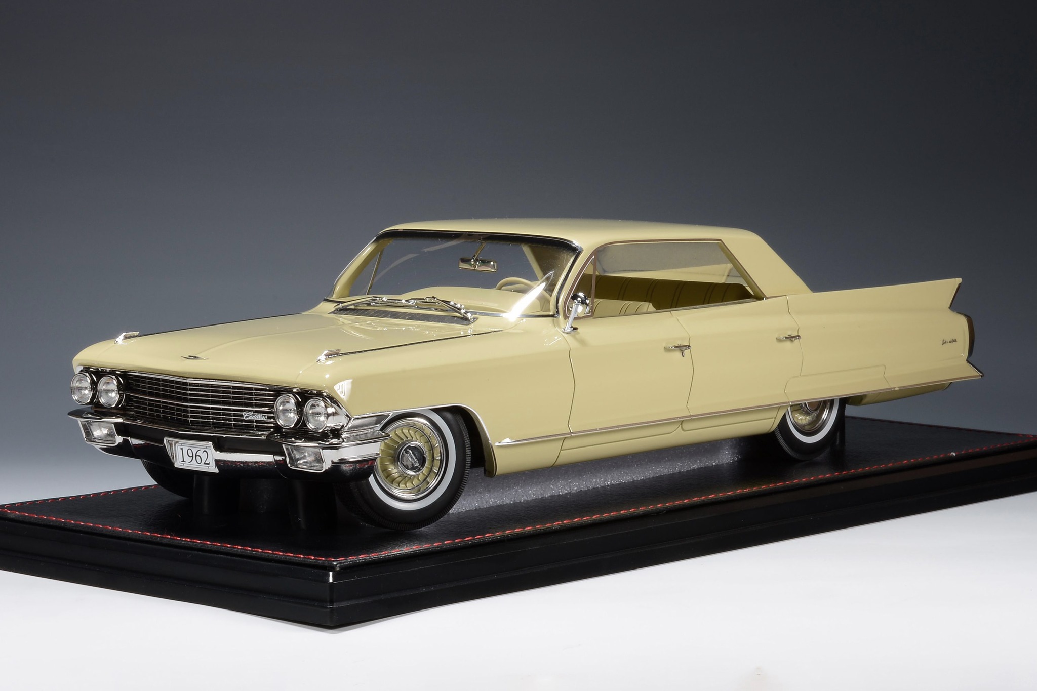 New 1:18 scale model maize available at toycargeek.com