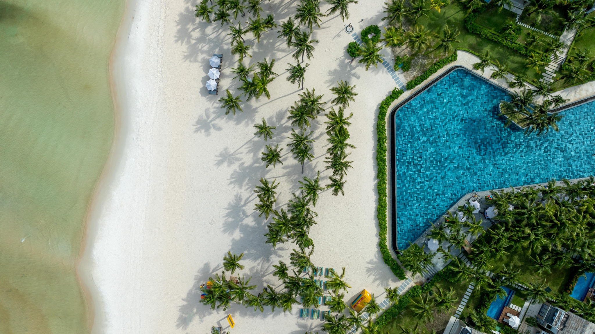 iVIVU - Resort 5* Phú Quốc ngay cạnh Bãi Khem xinh đẹp 🤩🤩🤩... | Facebook