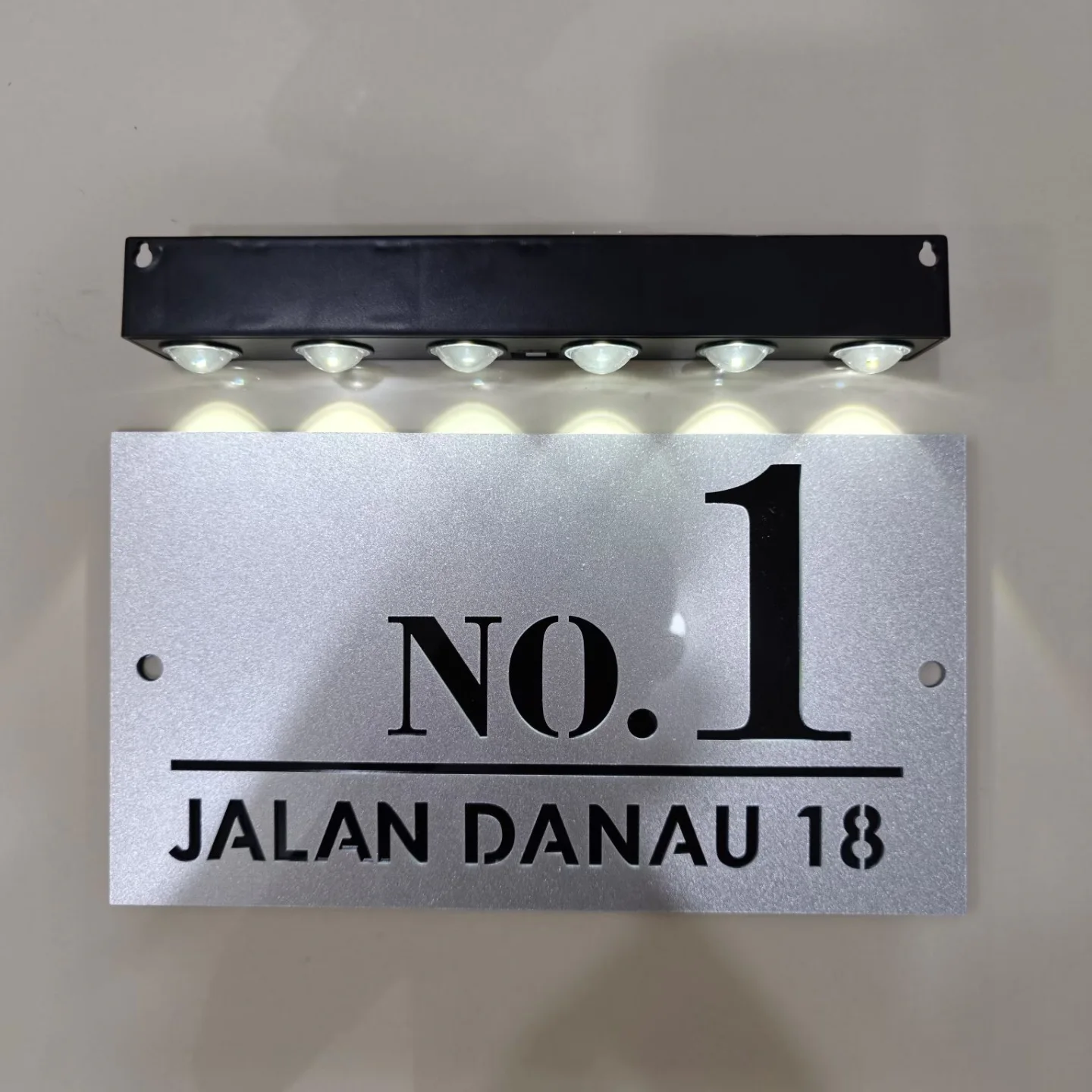Dots The Wall - 【平价Solar Light House Plate】‼️ #门牌厂家第一线出售... | Facebook