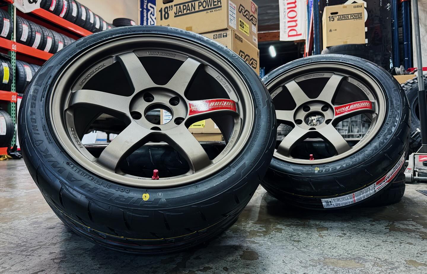 R Compound USA - 275/35/18 Firestone Indy500 tires on...