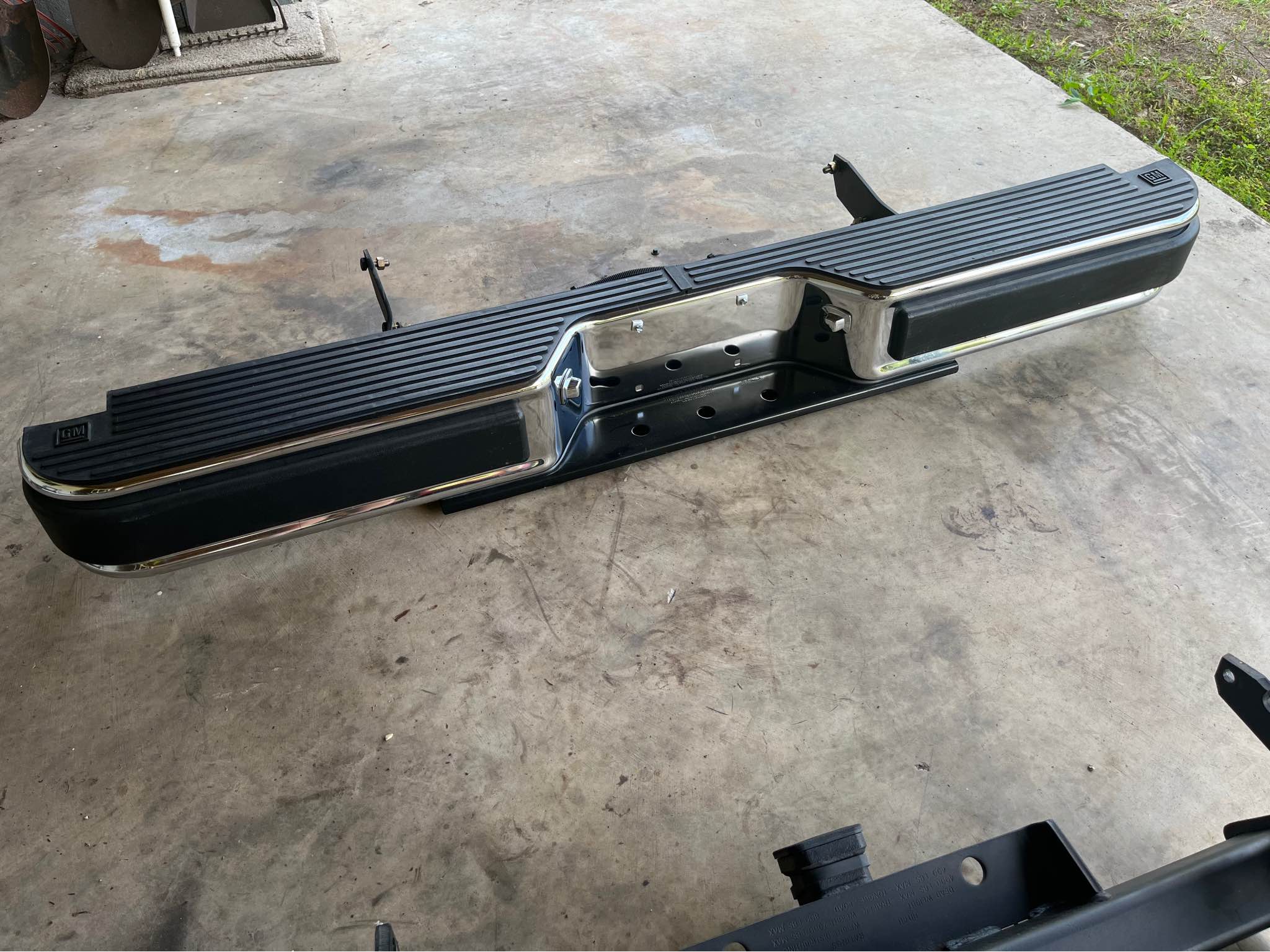 Chevy / GMC “square body” (1973-1987) step bumper. - Car Exterior Parts