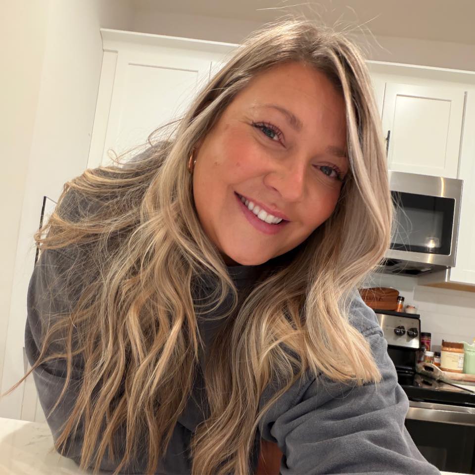 Jami R Adams