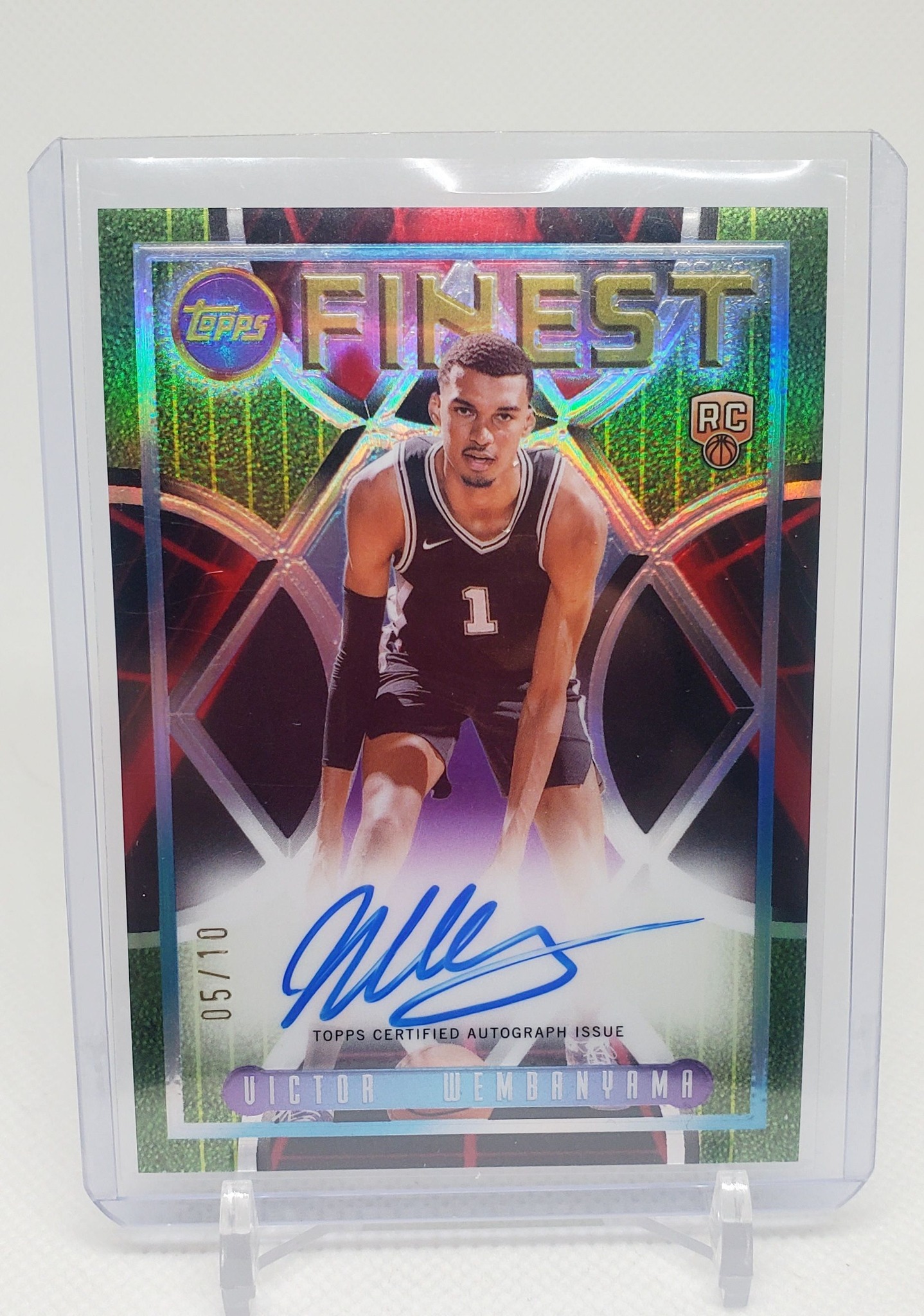 2023/24 Topps Finest Victor Wembanyama gold on-card auto