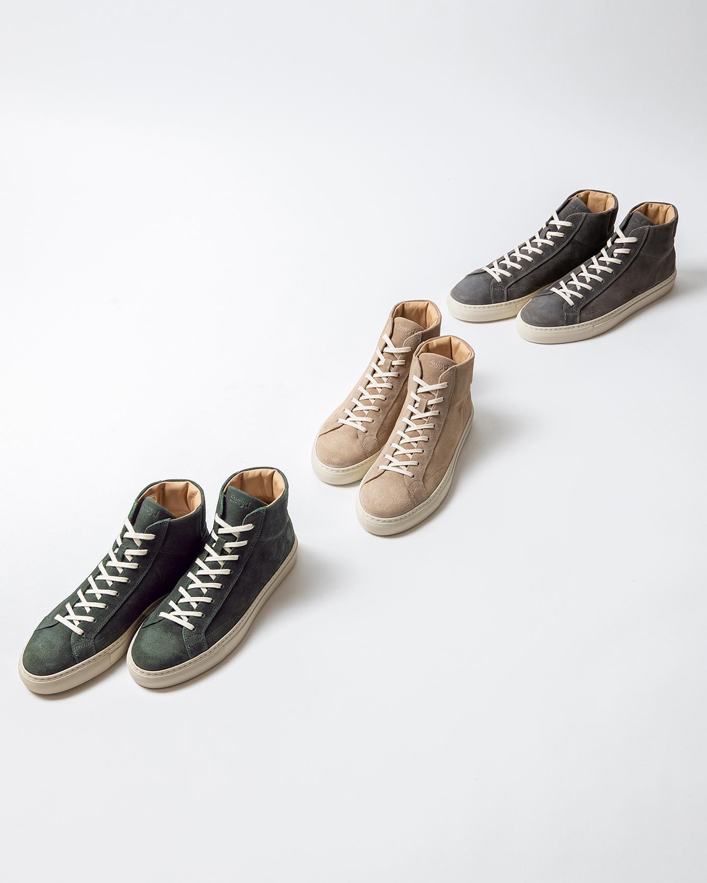 Sweyd - INTRODUCING STYLE 100 This mid cut sneaker take...