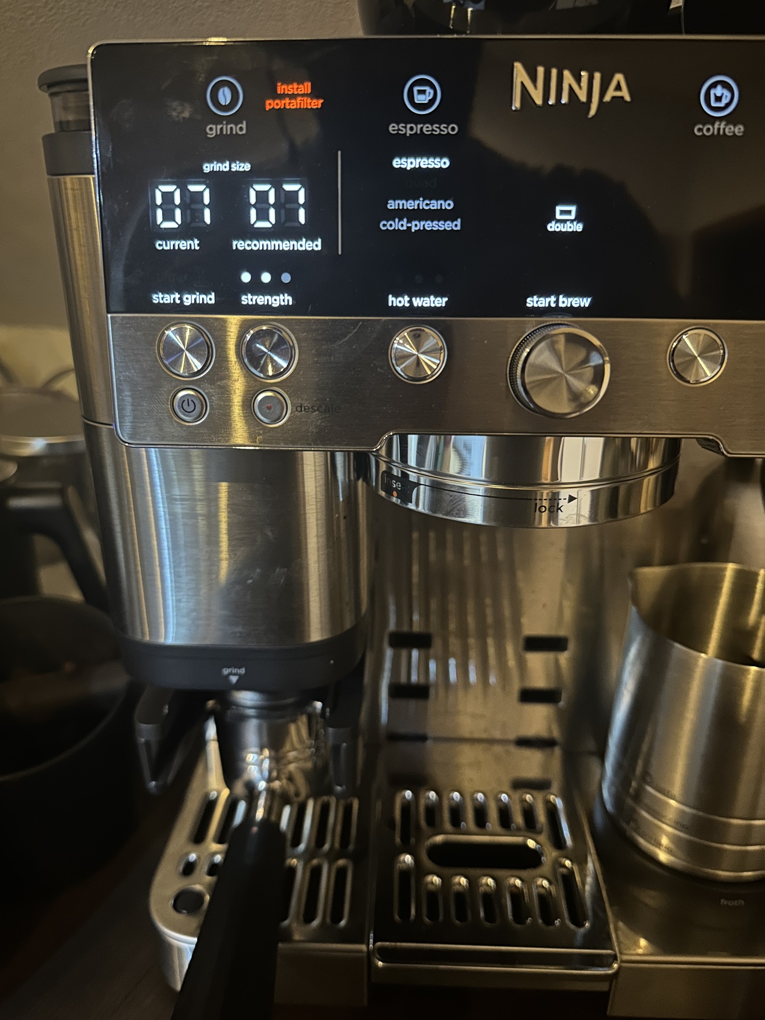 Hello, can someone maybe help? I haven't been able to grind coffee