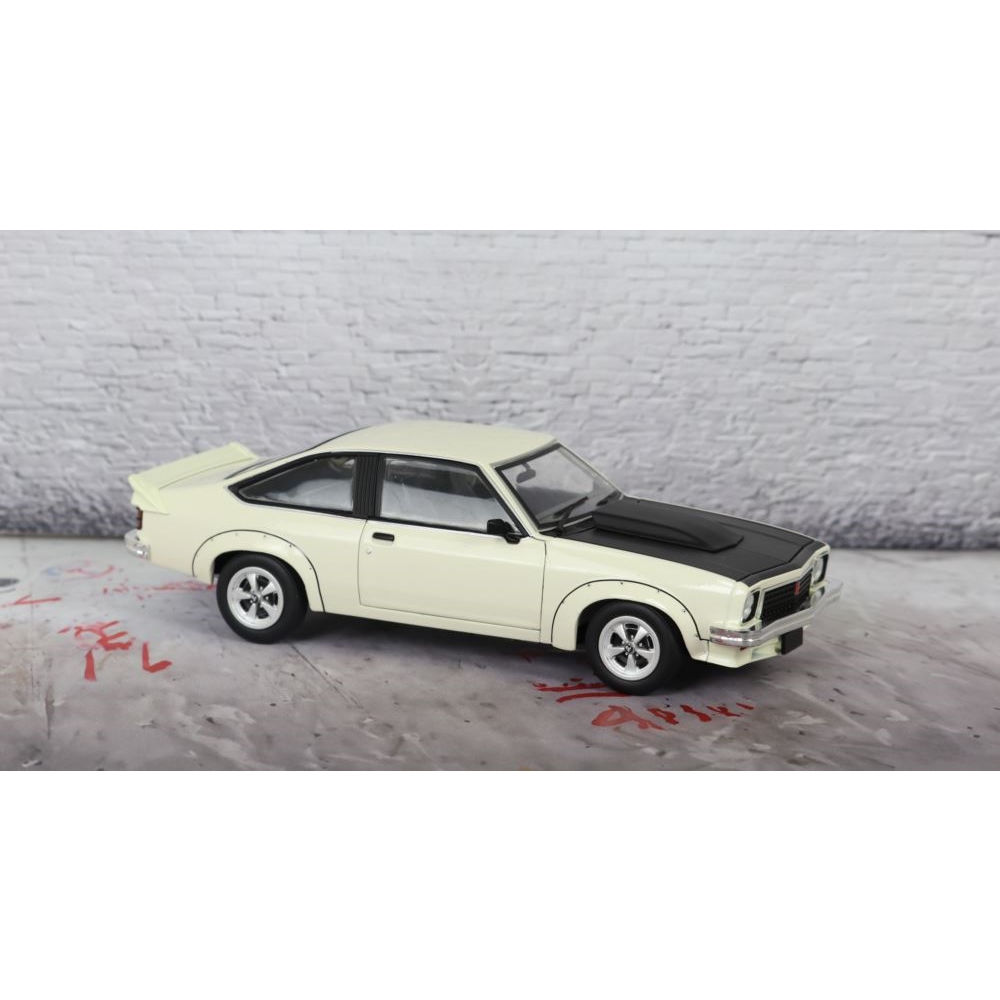 LX Torana SS A9X 1:18 AUTOart model in Palais White