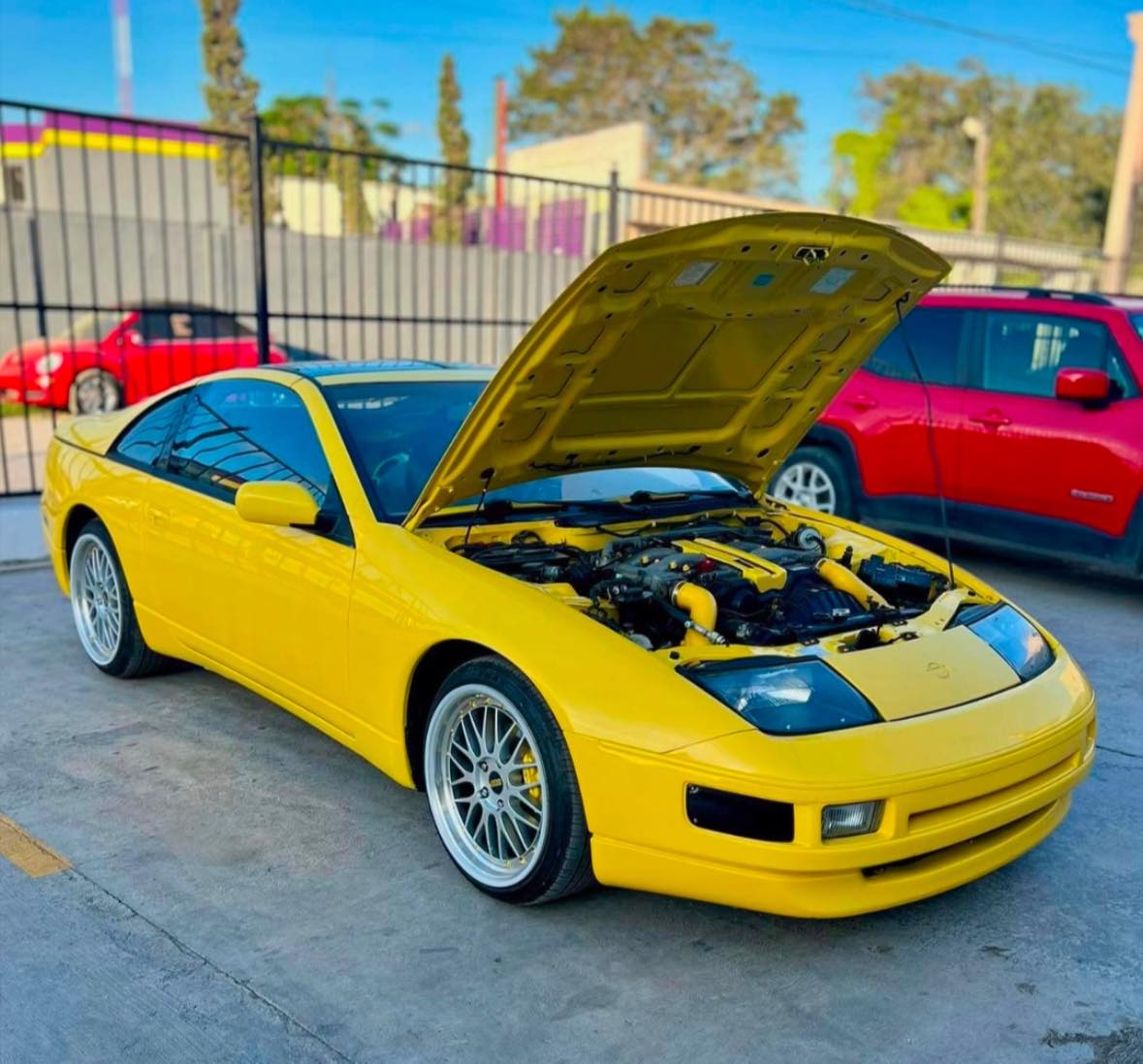 Nissan 300zx in yellow is super fire