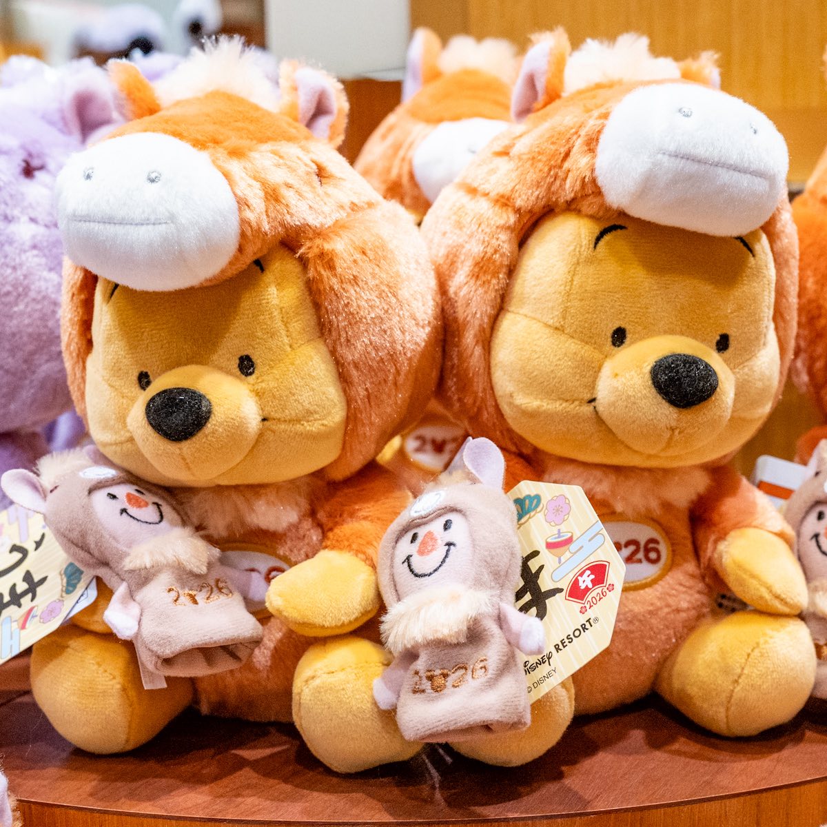 日本Disney代購網（C.Youスマイル） - 🏰東京迪士尼 2026新年特輯🐴 ｜干支12生肖 馬年玩偶吊飾 TDR 小熊維尼 12生肖 ...