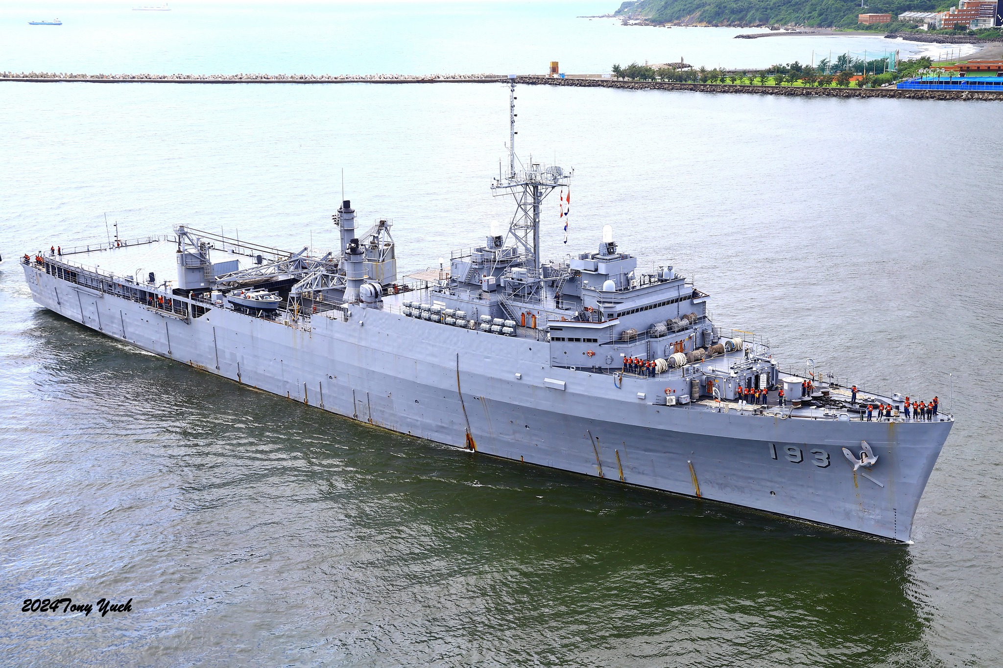 老當益壯,中華民國海軍旭海船塢登陸艦LSD-193 - 臺灣賞船人Taiwan Ships Watchers