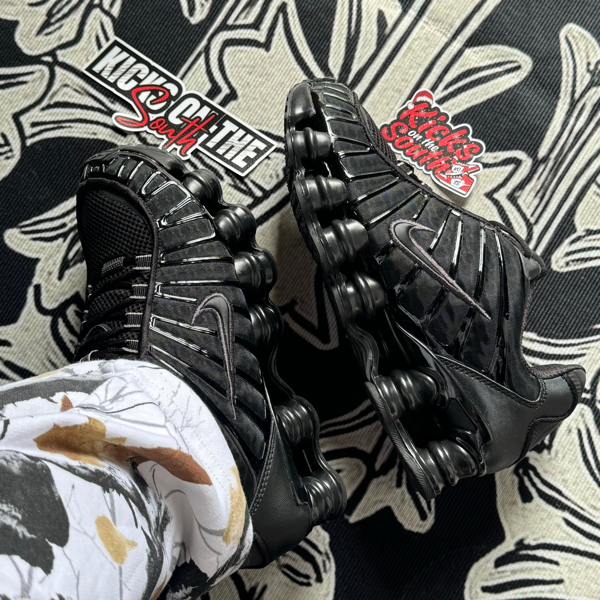 NIKE SHOX TL “TRIPLE BLACK”♠️♠️♠️ ₱1,999 ONLY AVAILABLE FOR 