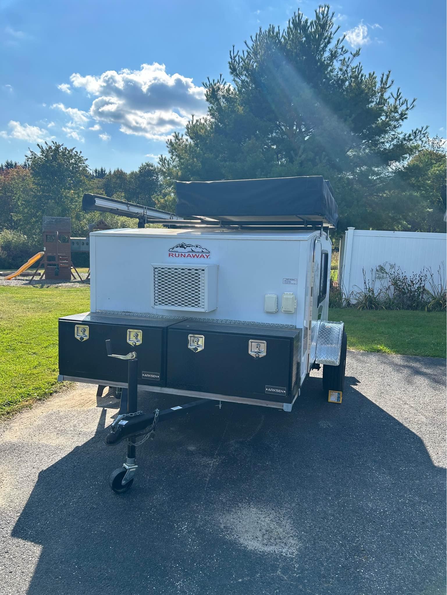 Camper, Runaway RidgeRunner RVs & Campers New Milford, Connecticut