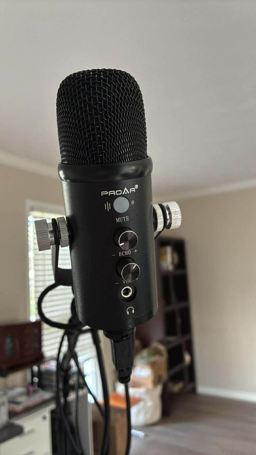 ProAr Microphone with On-Stage stand and pop filter - Microphones ...