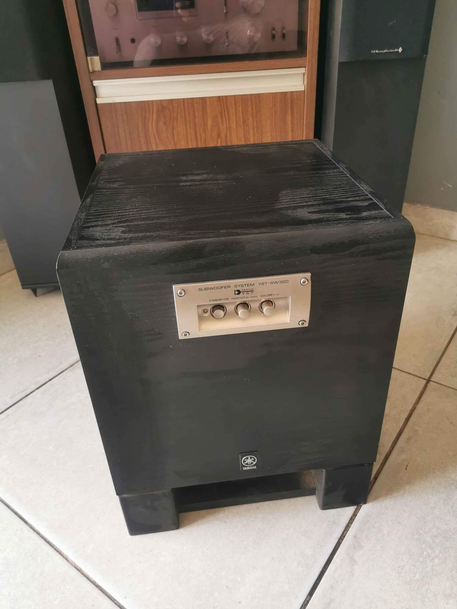 Yamaha Yst-Sw320 active subwoofer - Speakers & Subwoofers 