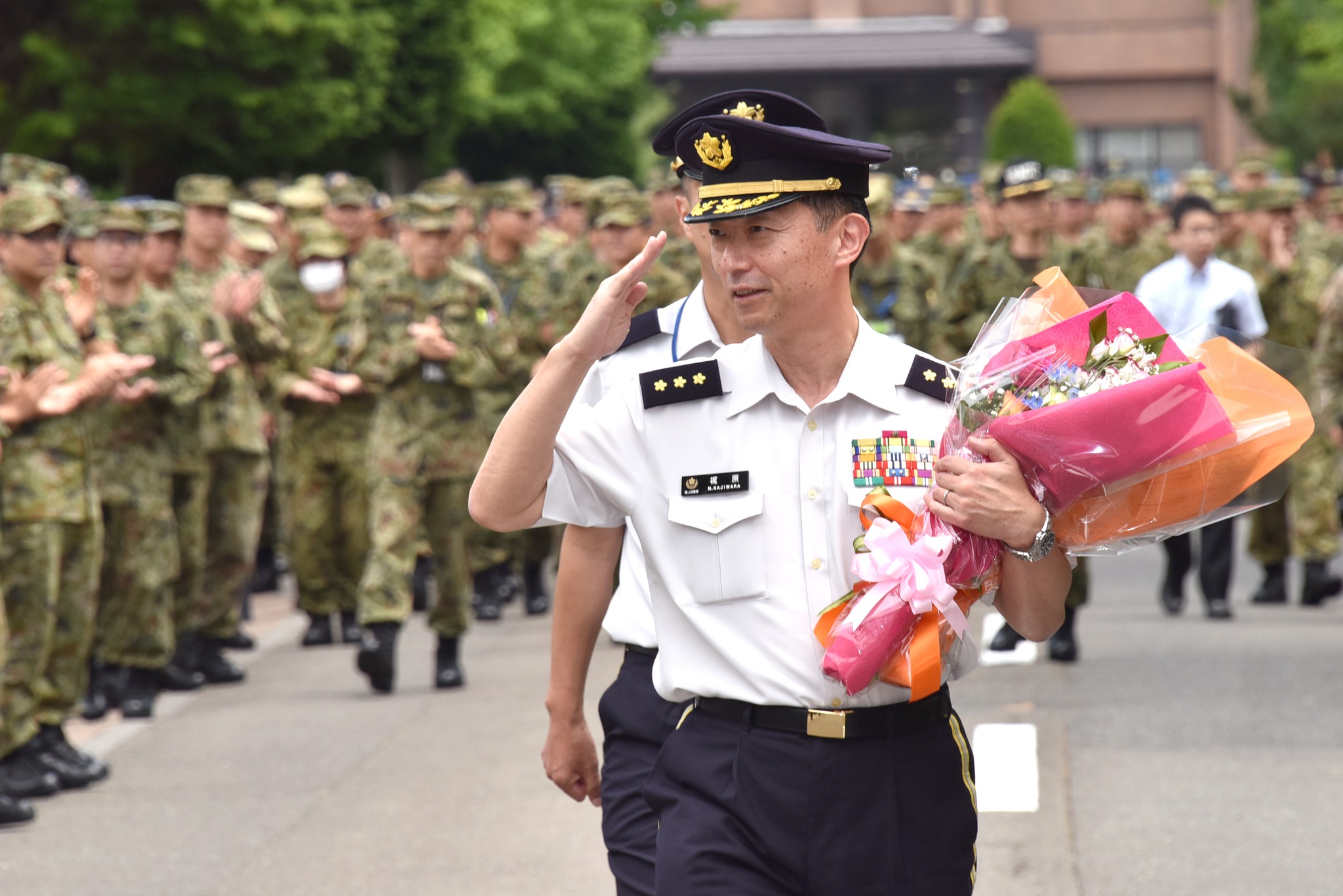 梶原方面総監離任行事】 東北方面隊は、8月2日付で退官される東北