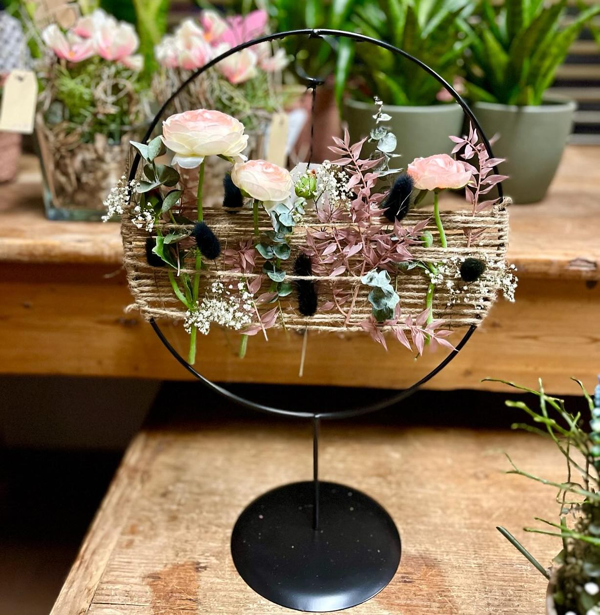 LOOP-Love 🩷🌸 Absoluter Hingucker! #deko #blumen #blumendeko #kunstblumen #blumenladen #blumenladenköln #köln #cologne #floristik #flowers