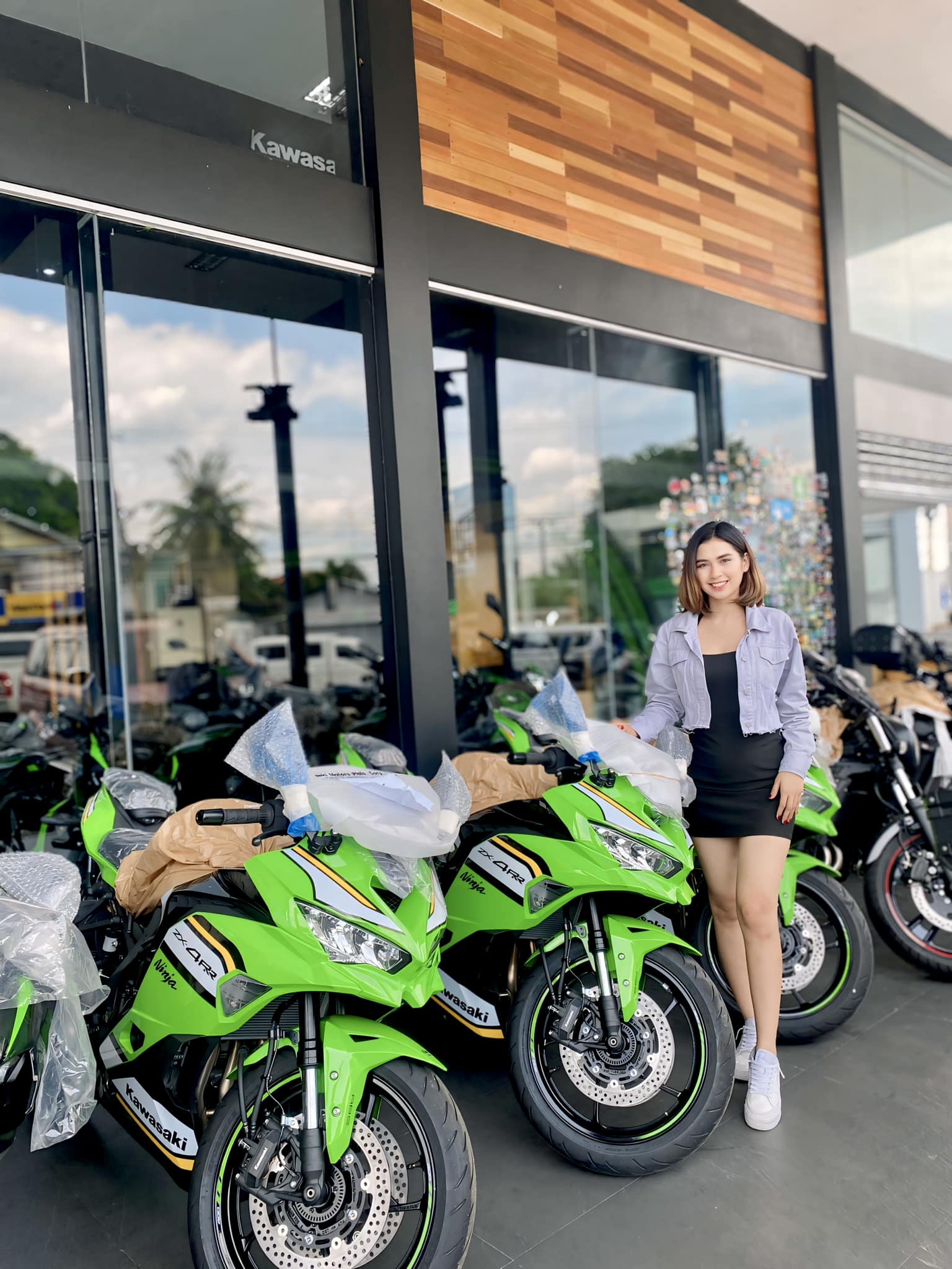 NINJA ZX4RR ON STOCK!!🫣🔥 SRP ₱499,000 -- LIMITED STOCK AVAIL