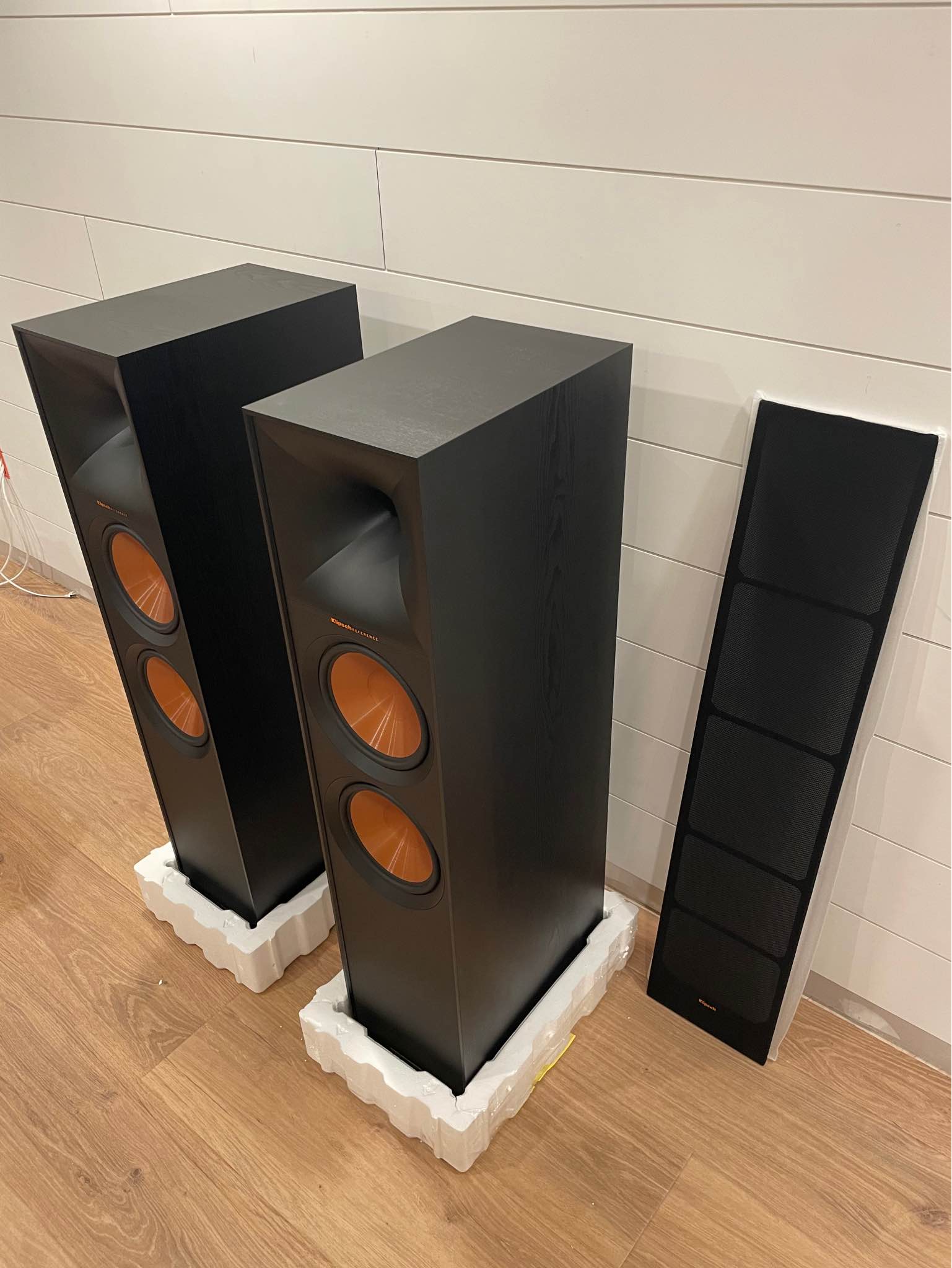 Klipsch R800F Speakers - Speakers & Subwoofers - Hamilton, Ontario ...