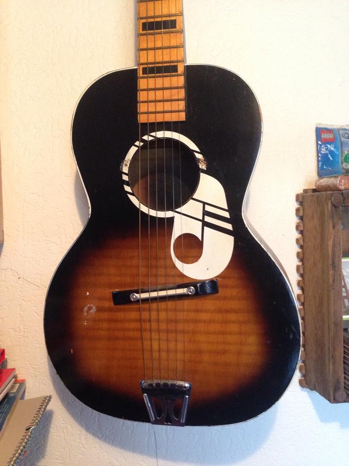 Information on vintage Truetone acoustic guitar?