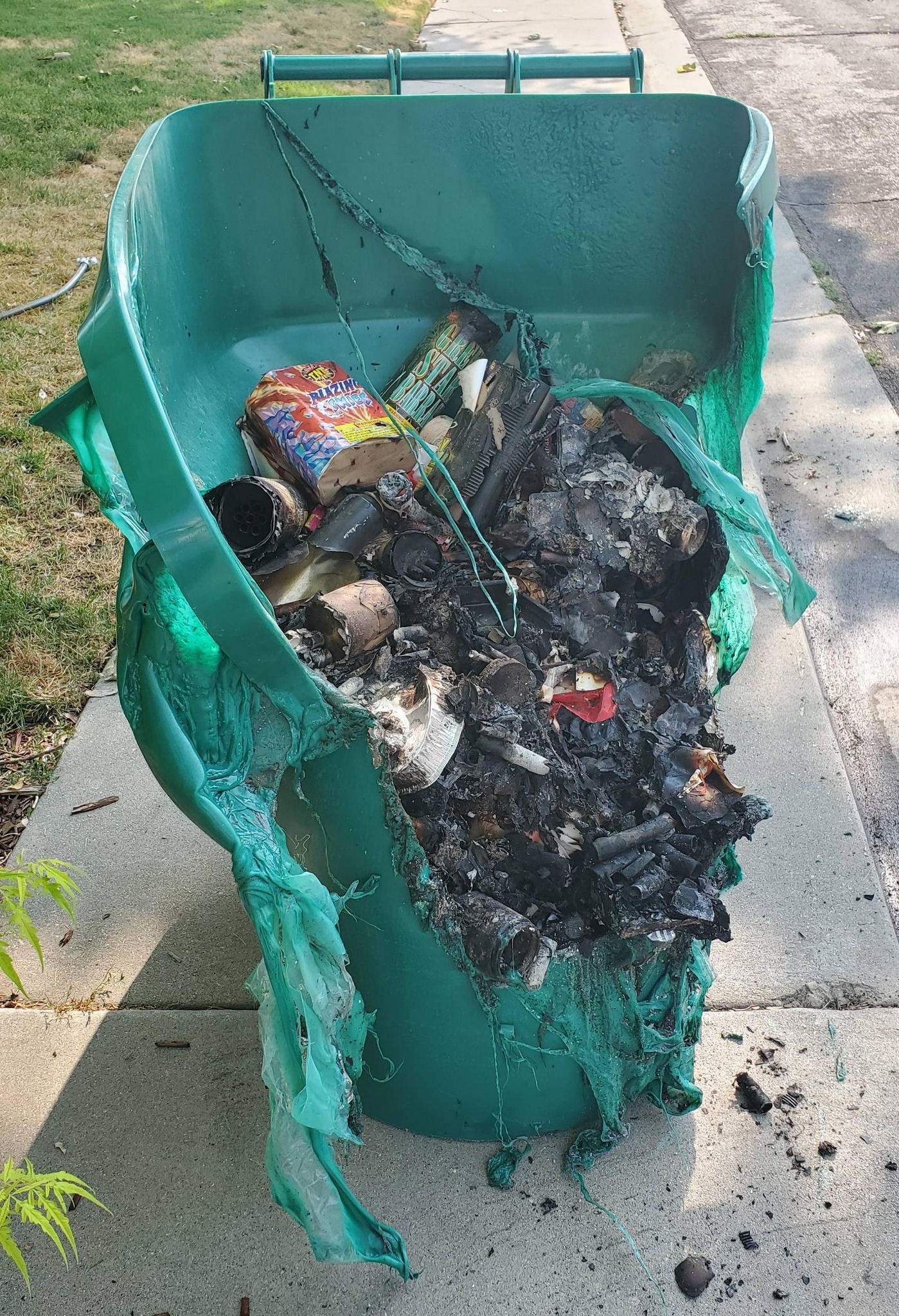Bayou - Please bring in the 2026 New Year with these safe tips: 🎆🎇🧨🔥🚒 ...