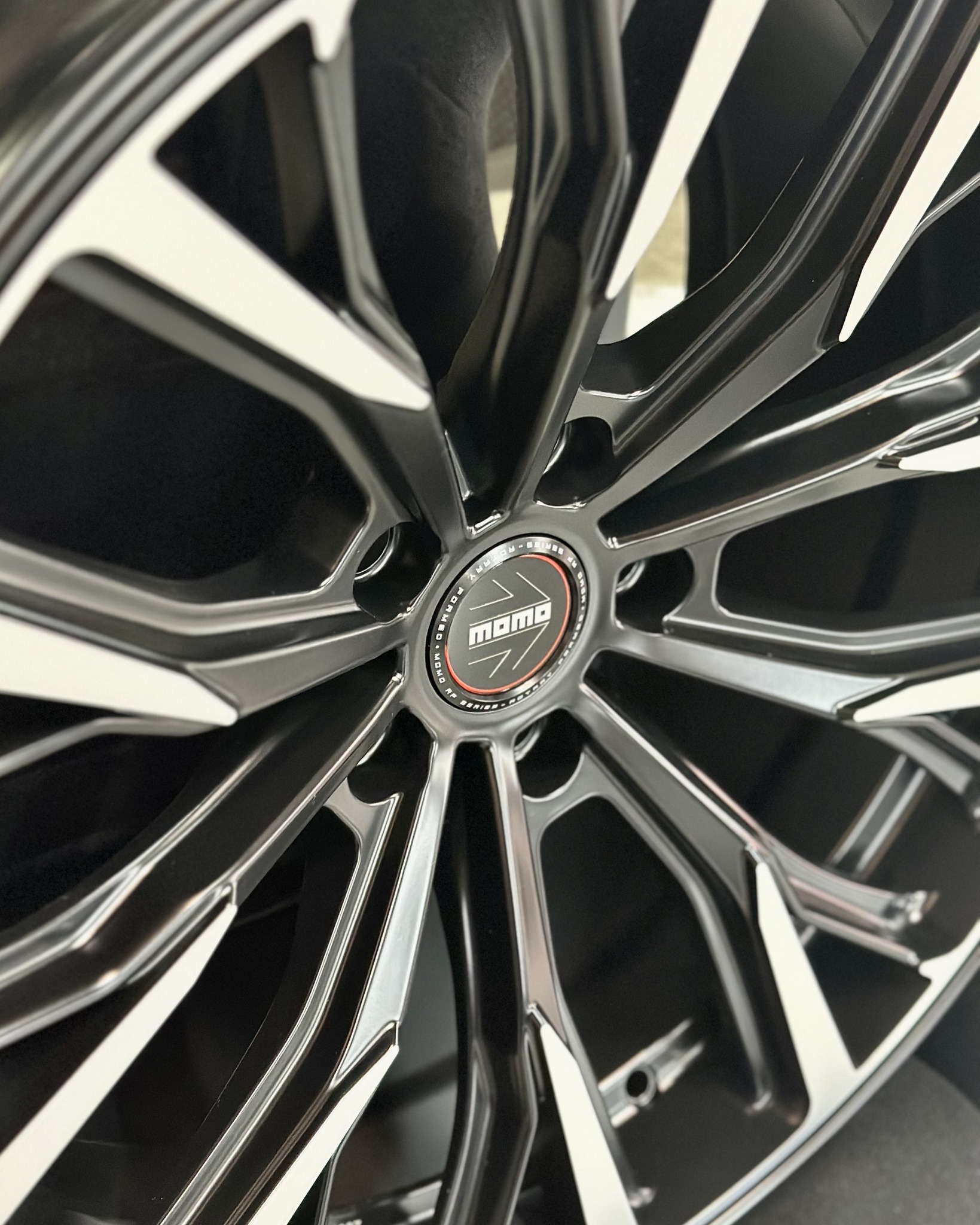 𝗠𝗢𝗠𝗢 RF-02 This wheel is made with performance abilities while
