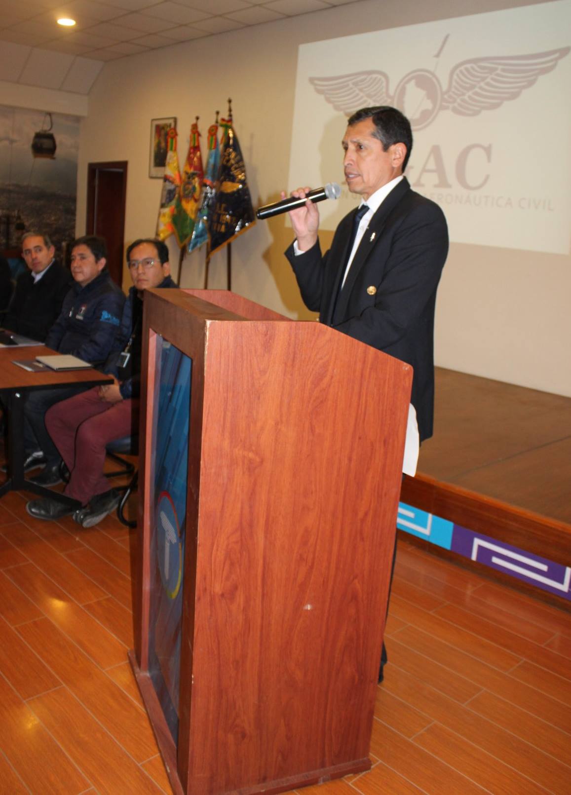 DGAC - El Director Ejecutivo de la Dirección General de Aeronáutica ...