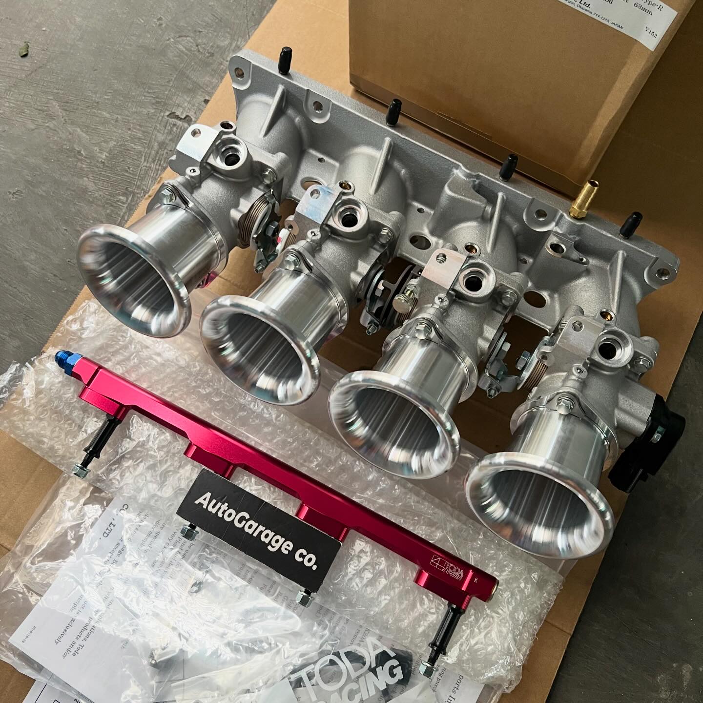 TODA Racing Sports Injection Kit ITB Individual Throttle Body Made in Japan Specific for K20A engine 63mm trumpet size An individual throttle for each cylinder Gives super