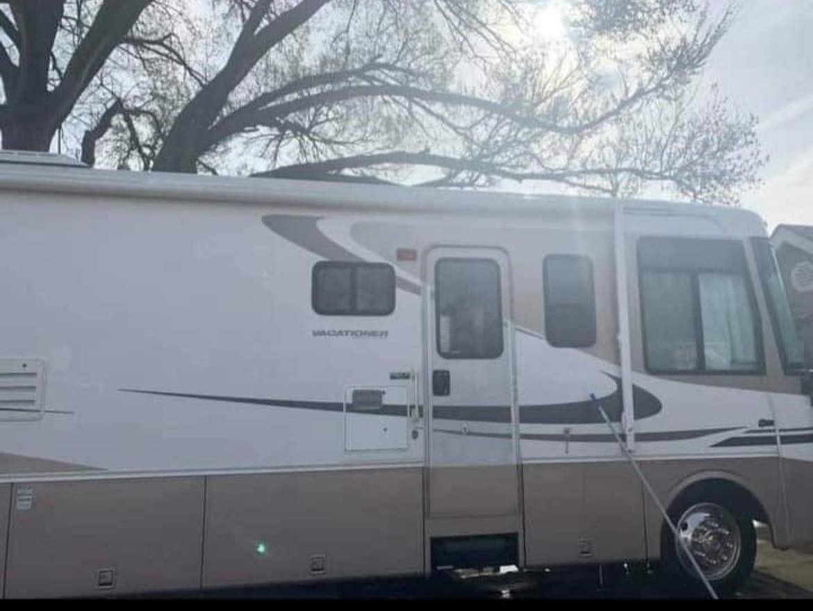 2 Guys And A Bucket Mobile RV Spa