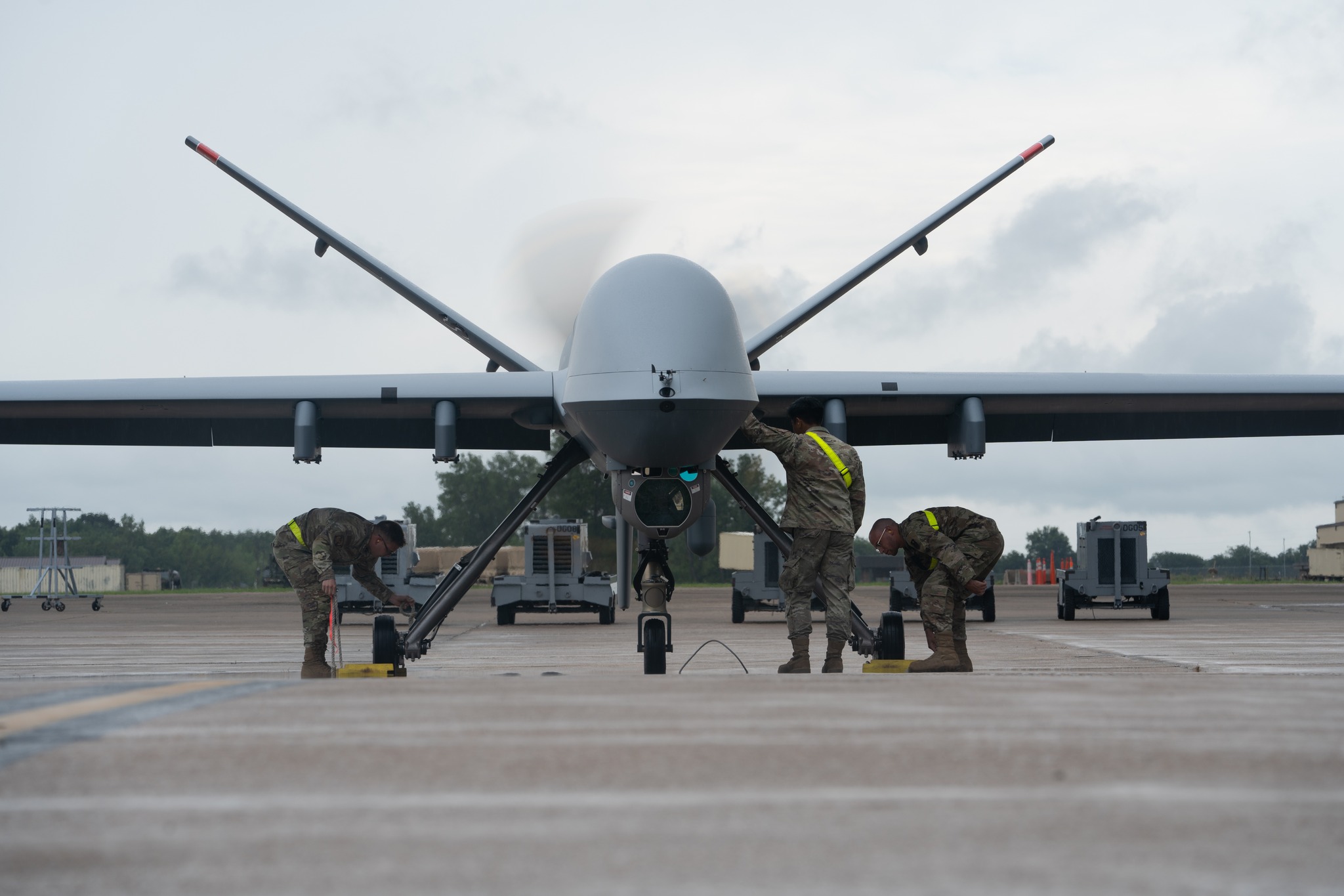 その他 USAF 20th ATTACK SQUADRON MQ-9 MQ-9 Reaper lands at Whiteman Air Show