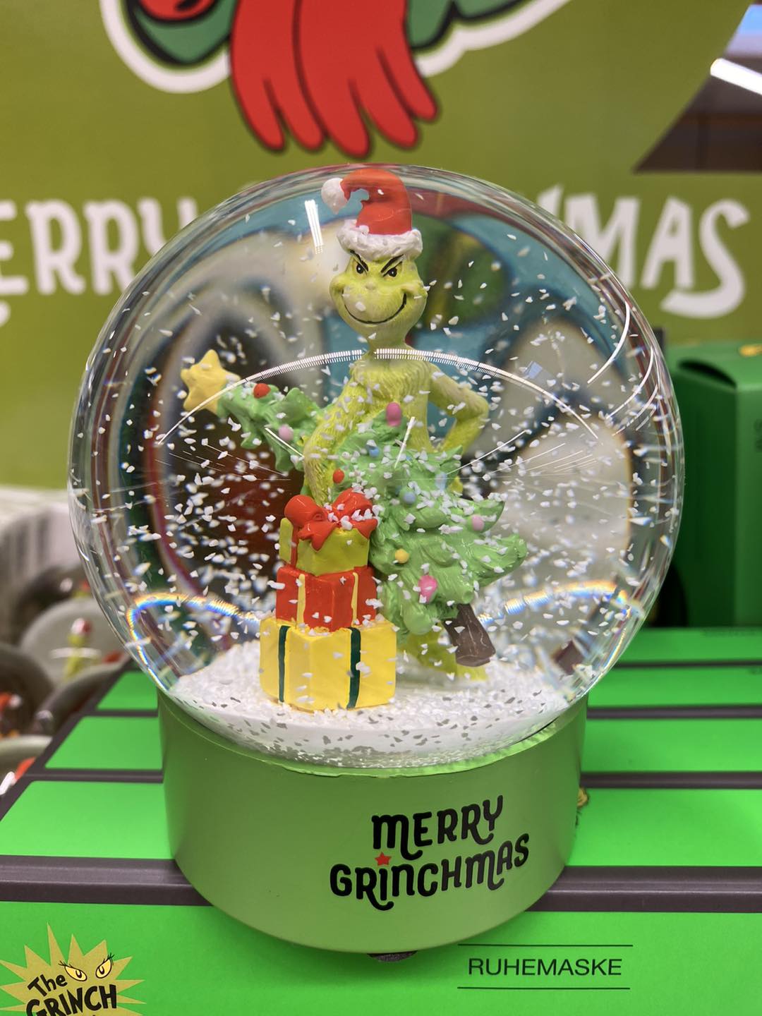 Grüner wird's nicht“ Viele Grinch Artikel sind jetzt auch bei uns erhältlich 🎉🎉🎉