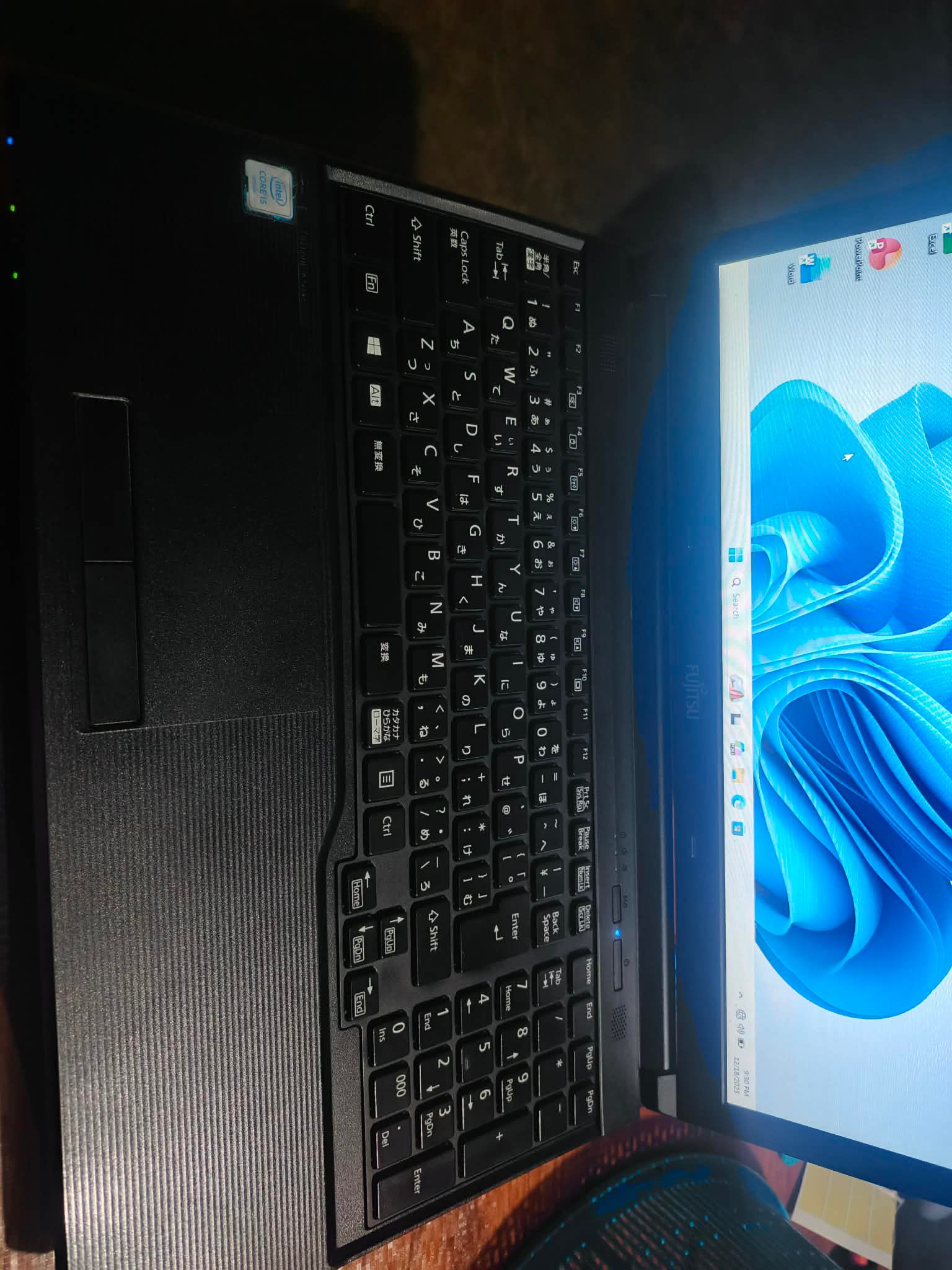 FOR SALE‼️ LAPTOP Fujitsu 8 128 core i5 Bnew price: 7k loc imus 