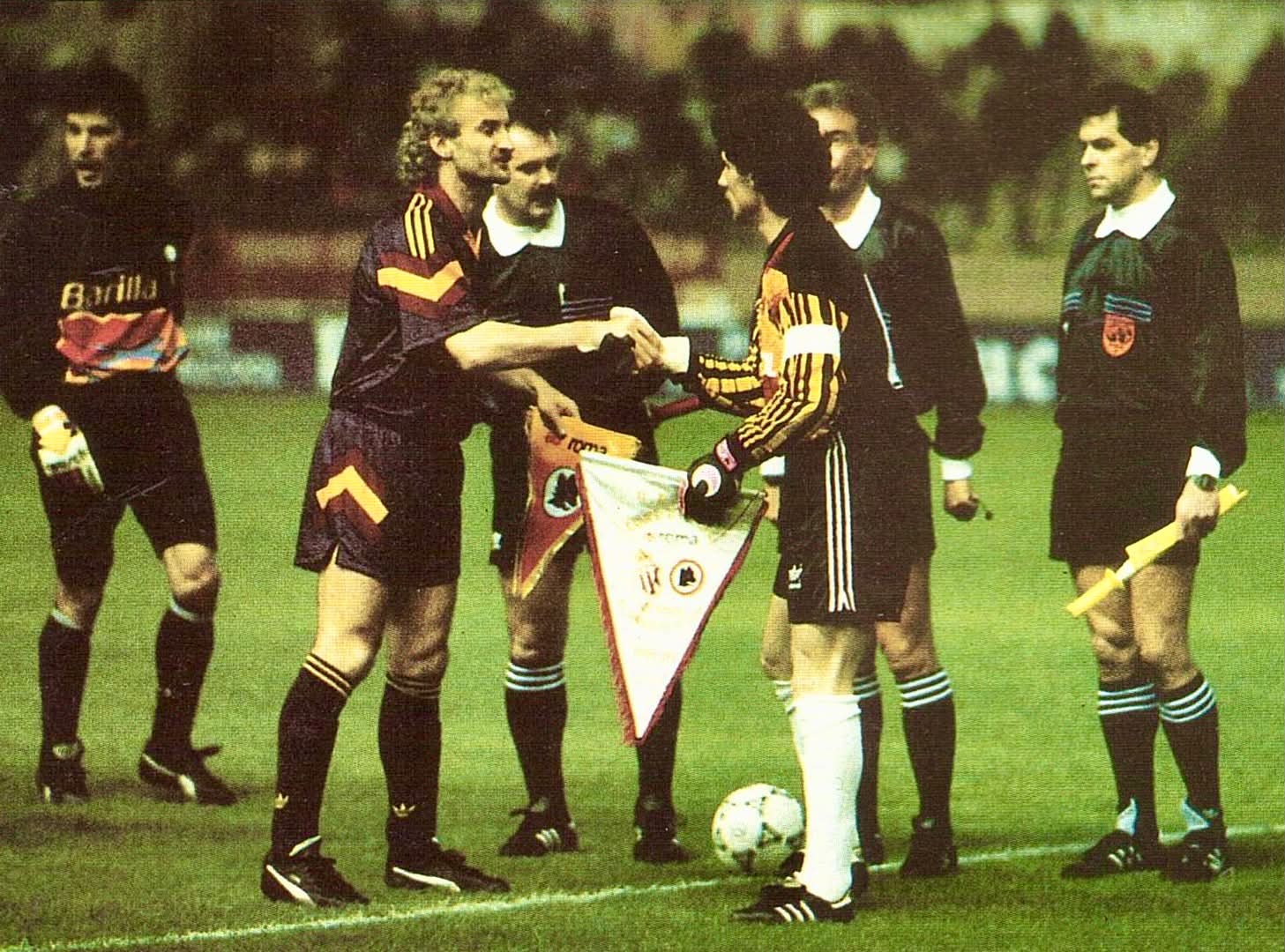 This classic AS Roma Home kit from the mid-1980s was produced by