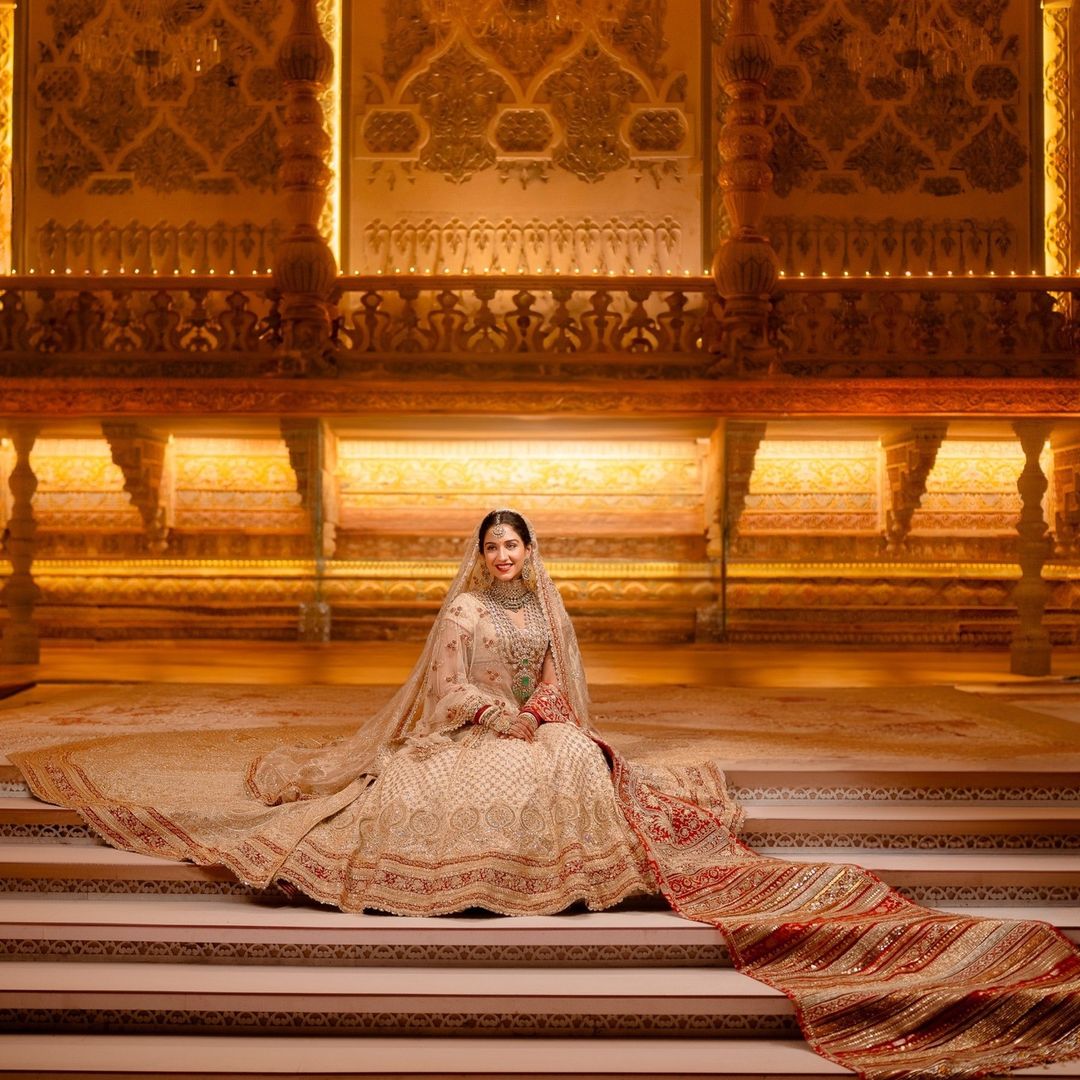 anant ambani wedding dress gold and Radhika Merchant Wed: Exclusive unseen photos released # AnantAmbani #ARWedding #ambanifamily #ambaniwedding #nitaambani #mukeshambani #shlokaambani #ishaambani #AnantAmbaniRadhikaMerchantWedding #arweddingcelebrations #entertainment fringe