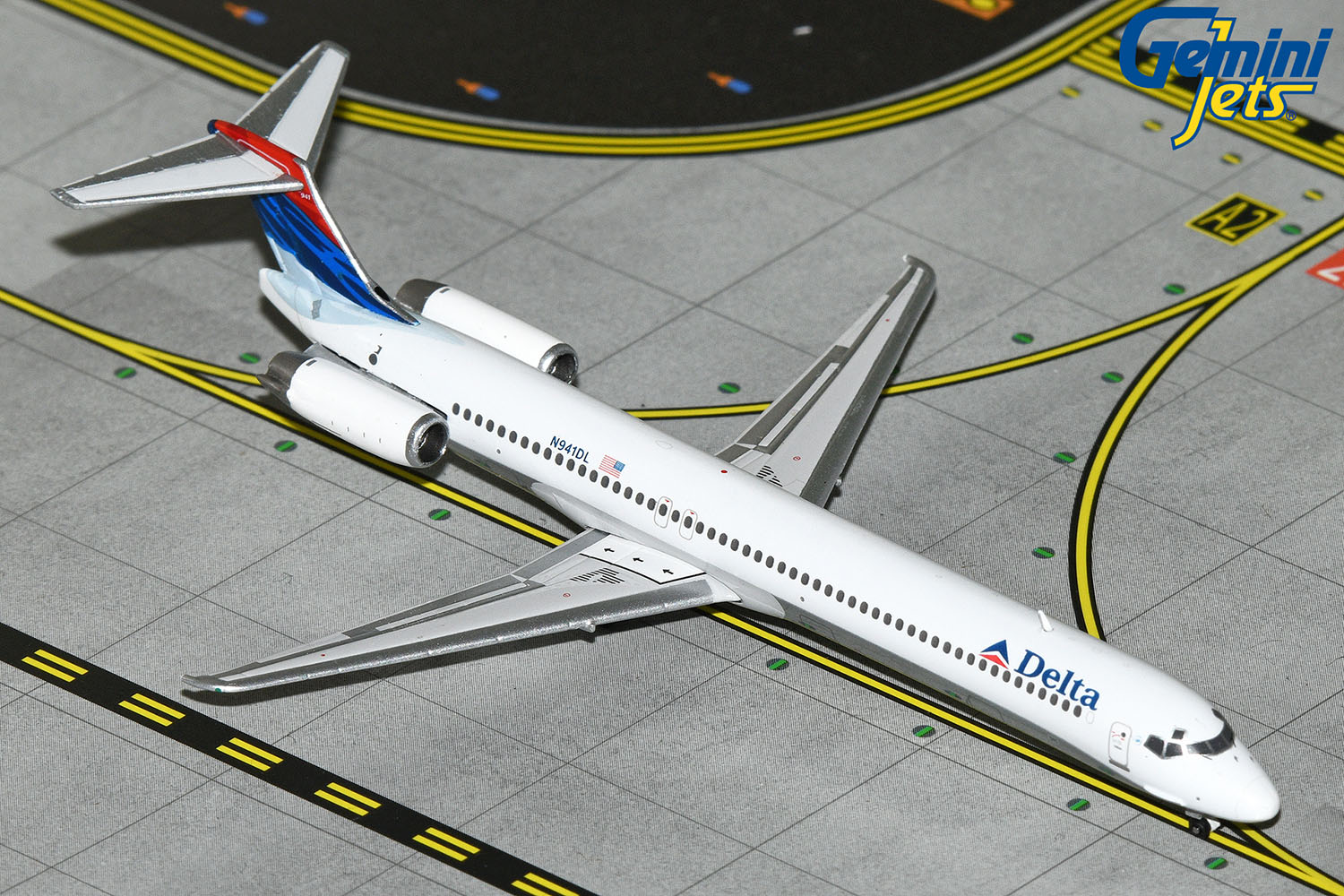 MADDOG MONDAY! GeminiJets 1:200-scale Aeromexico Travel MD-83