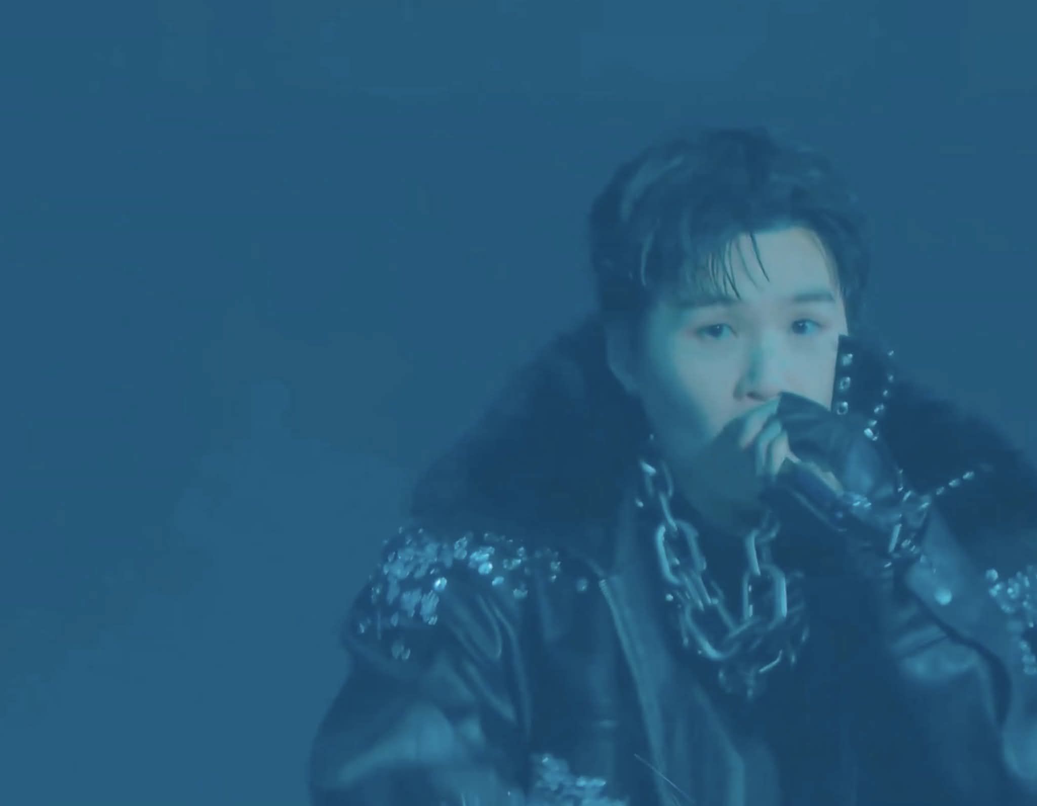 Suga raps fast at BTS' world tour concert