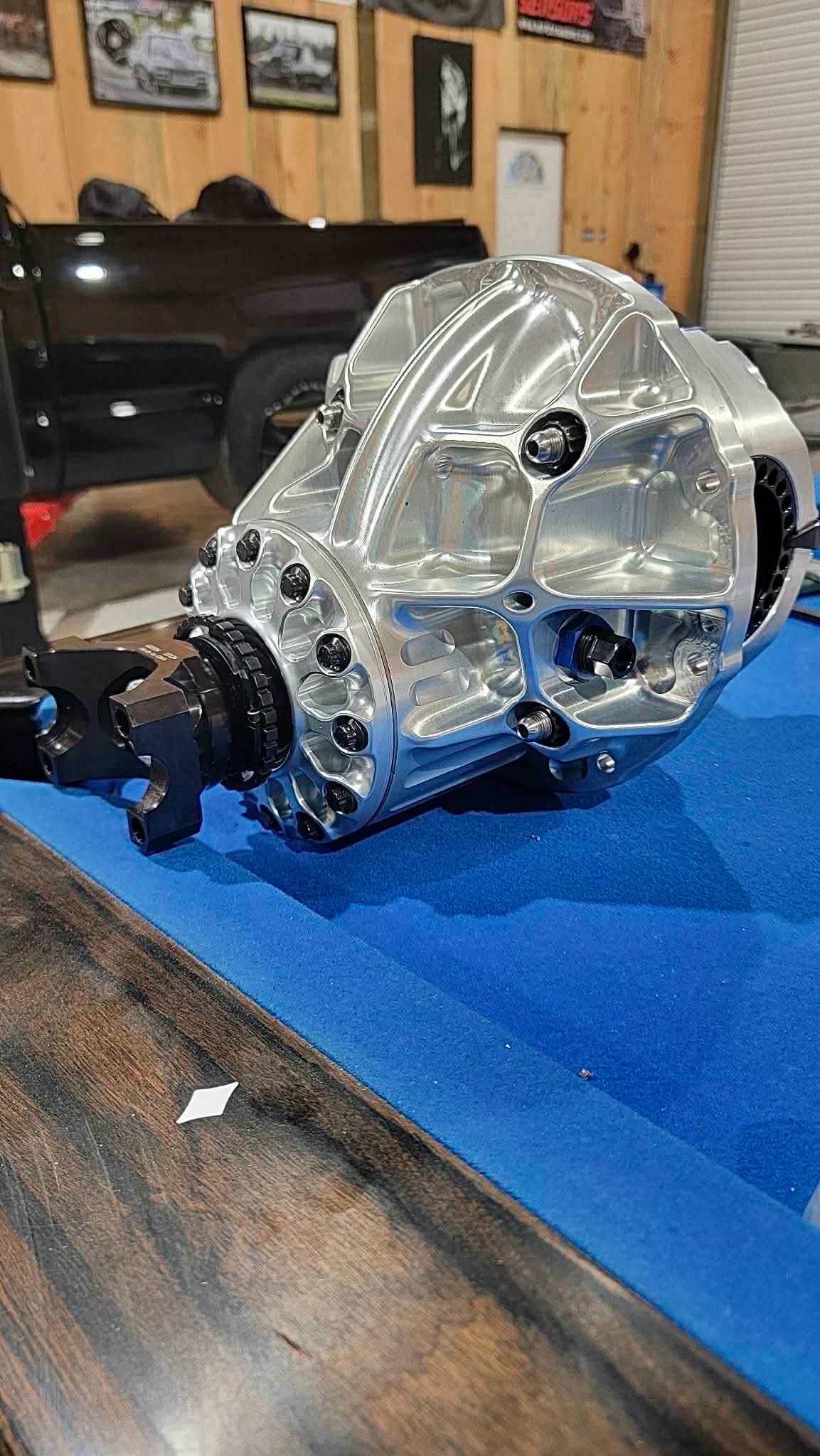 Billet Carmack center, 10” 4.57 gear, 1480 yoke. 40 spline spool