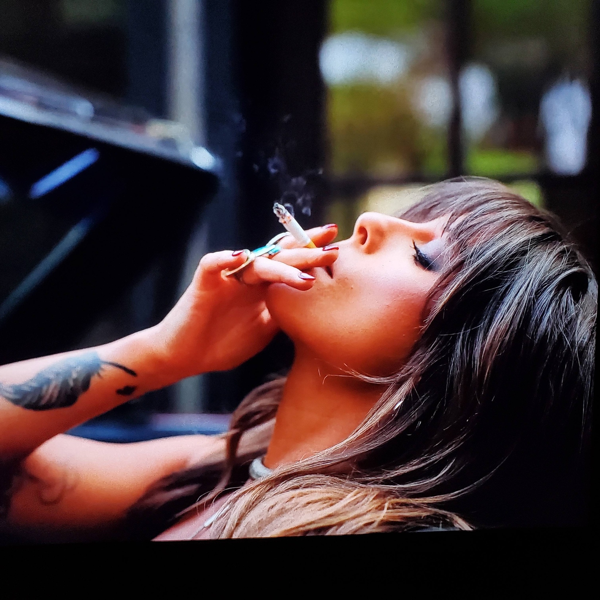 ella langley smoke cigarettes ELLA LANGLEY 🎵