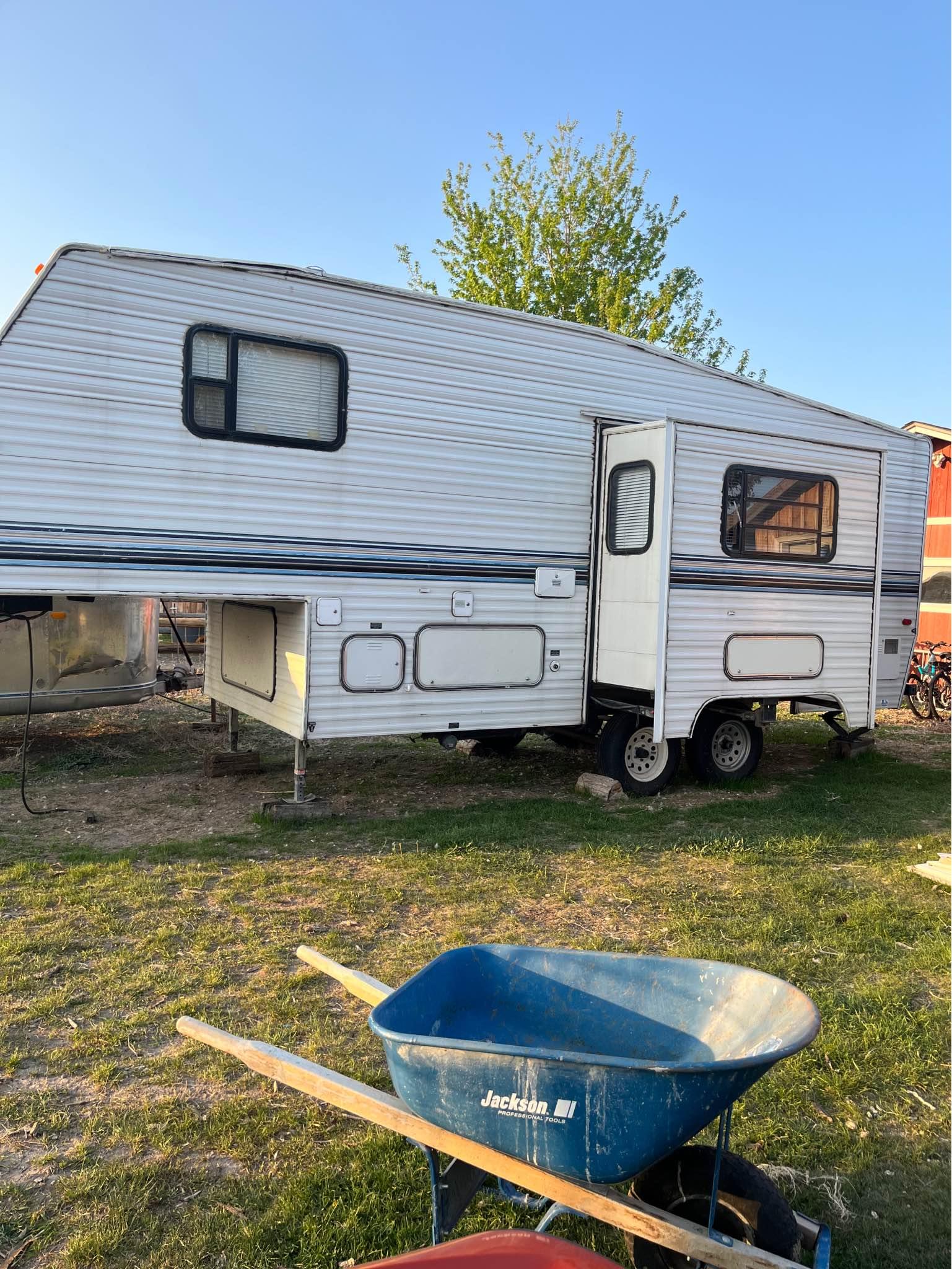 208 Man Stuff | 1998 5th wheel RV camper | Facebook