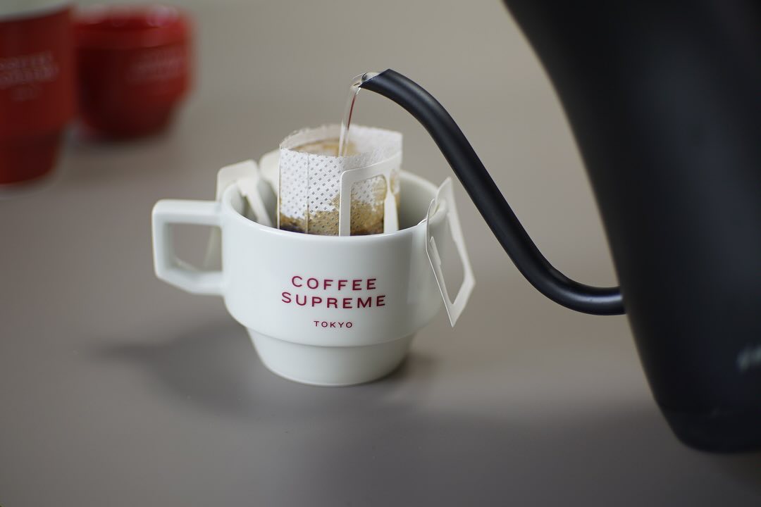 Supreme ロゴ入りホワイトカップ Supreme Heller Mugs 【公式通販】