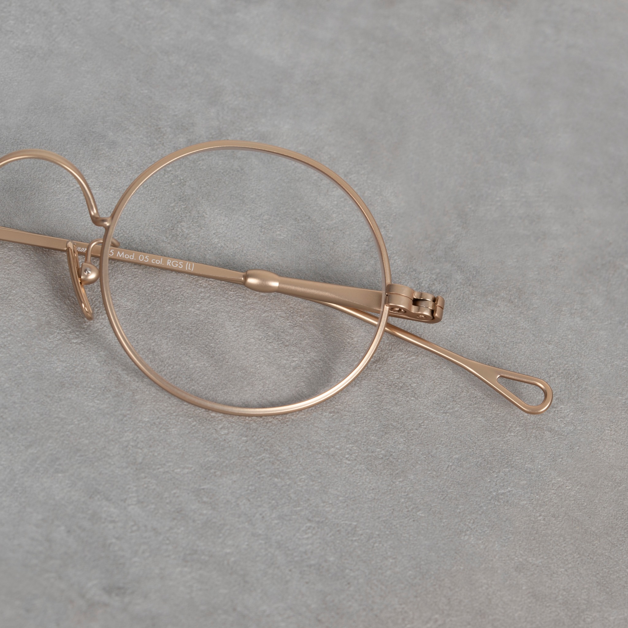 Lunor - The classic M5 from our own manufactory Lumag, now 