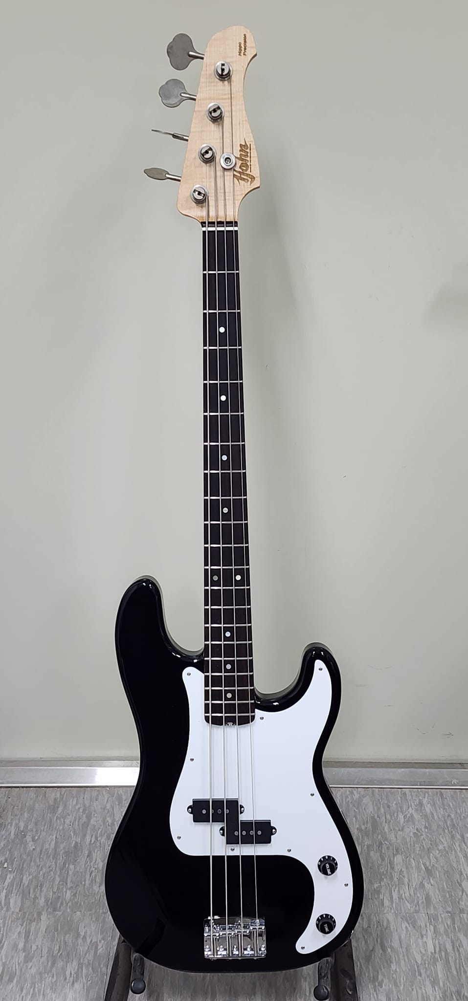 Hohn Guitar - 베이스 첫 출고! 엄청난 서스테인, 적당한 컴프감, 깔끔한 해상도와...