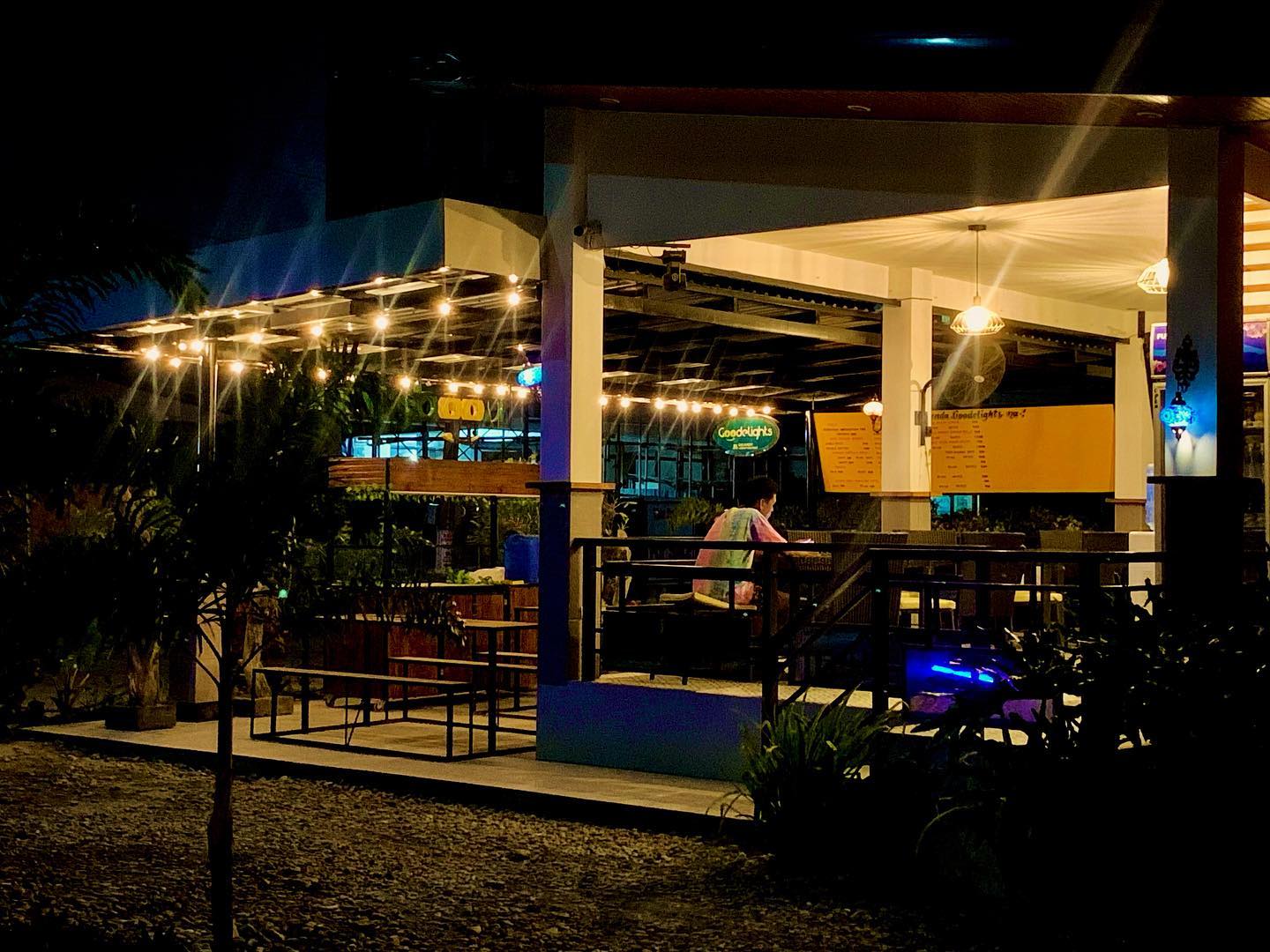 Rold & Roub Home Suites - WhiteBeach, Puerto Galera | Puerto Galera
