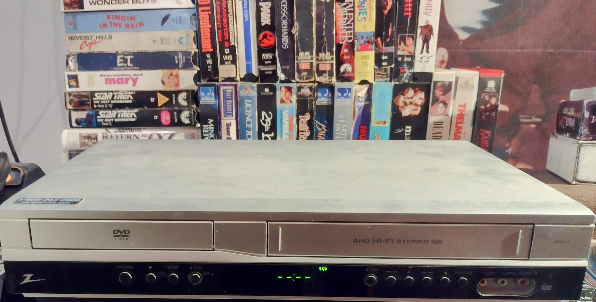 Zenith XBV713 VHS/DVD player combo works great