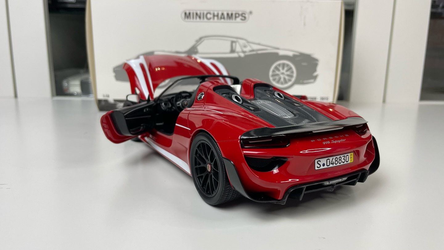 ? Porsche 918 Spyder (Weissach Package) - Minichamps (Limited 