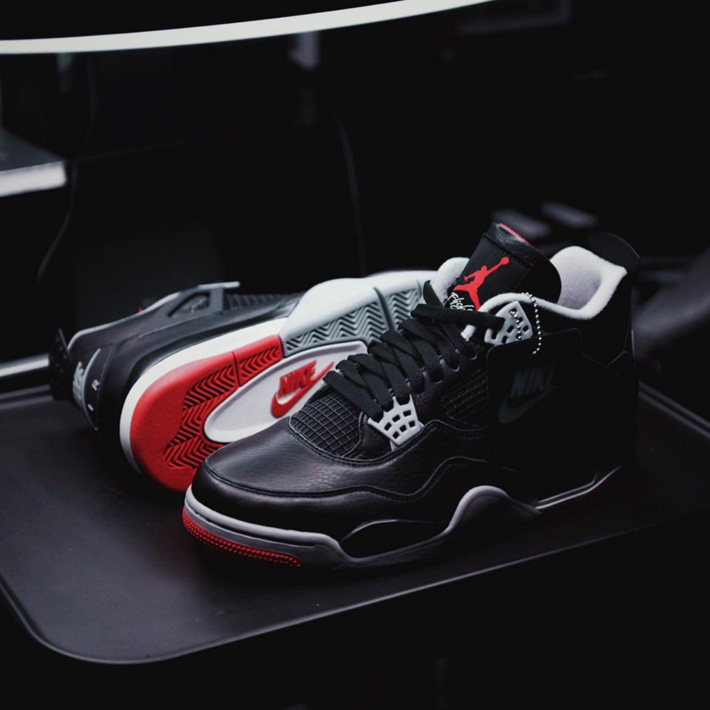 NIKE AIR JORDAN 4 