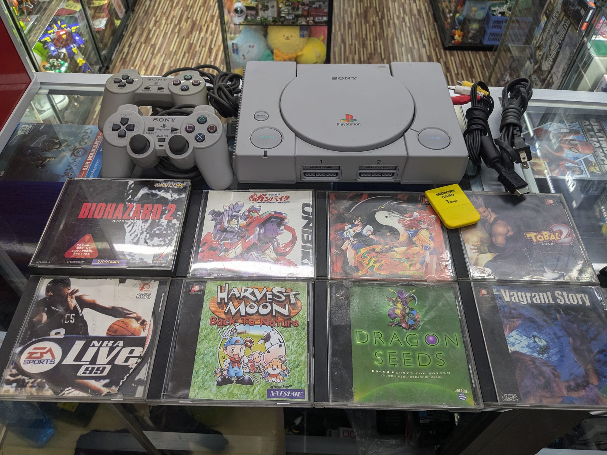 Sony PlayStation 1 PS1 SCPH-7000 Console – Gray, NTSC-J (Japan) – With Controller