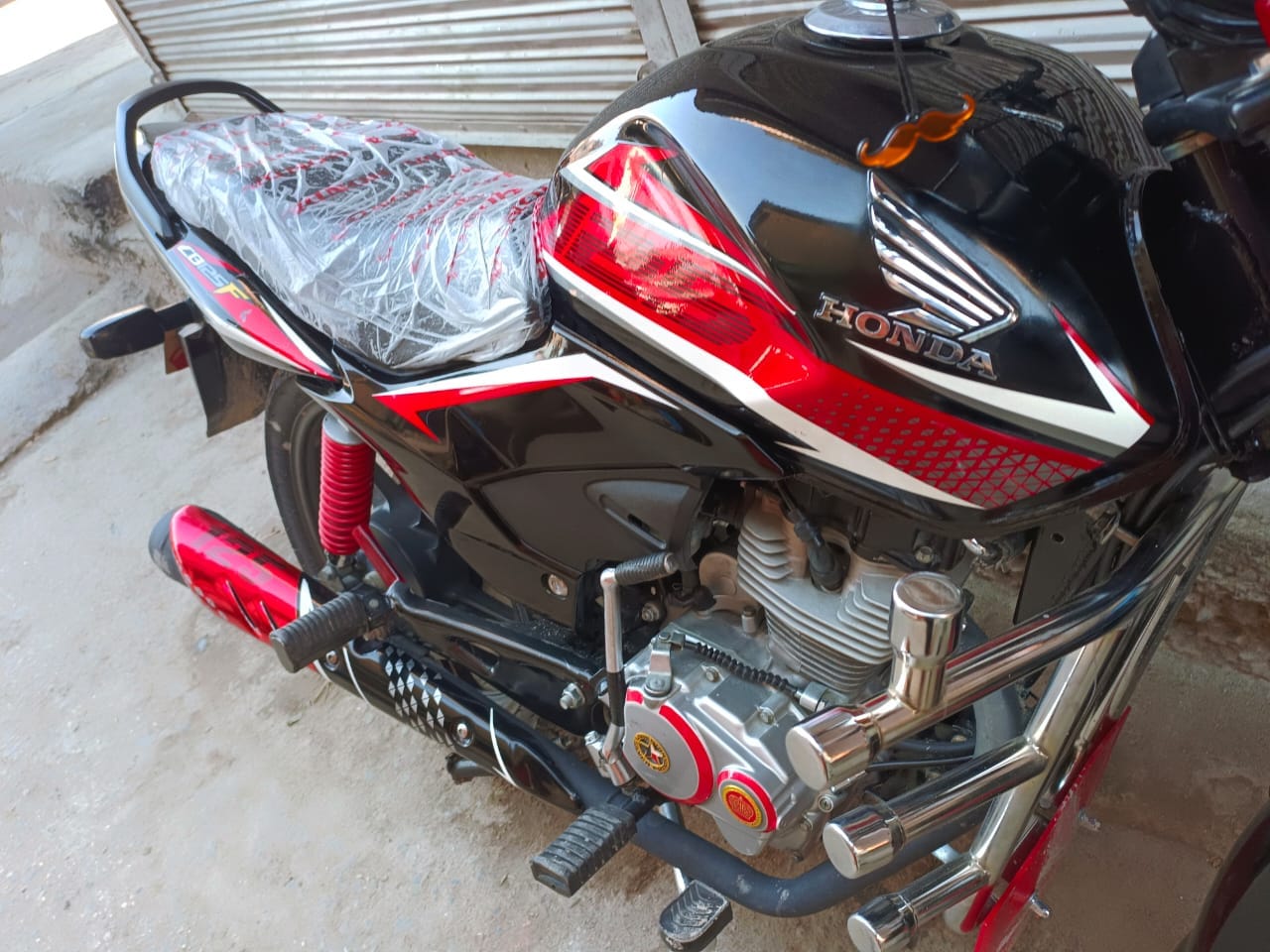 Honda cbx 250cc available price 65k Engine. Carb. cdi 03110819794